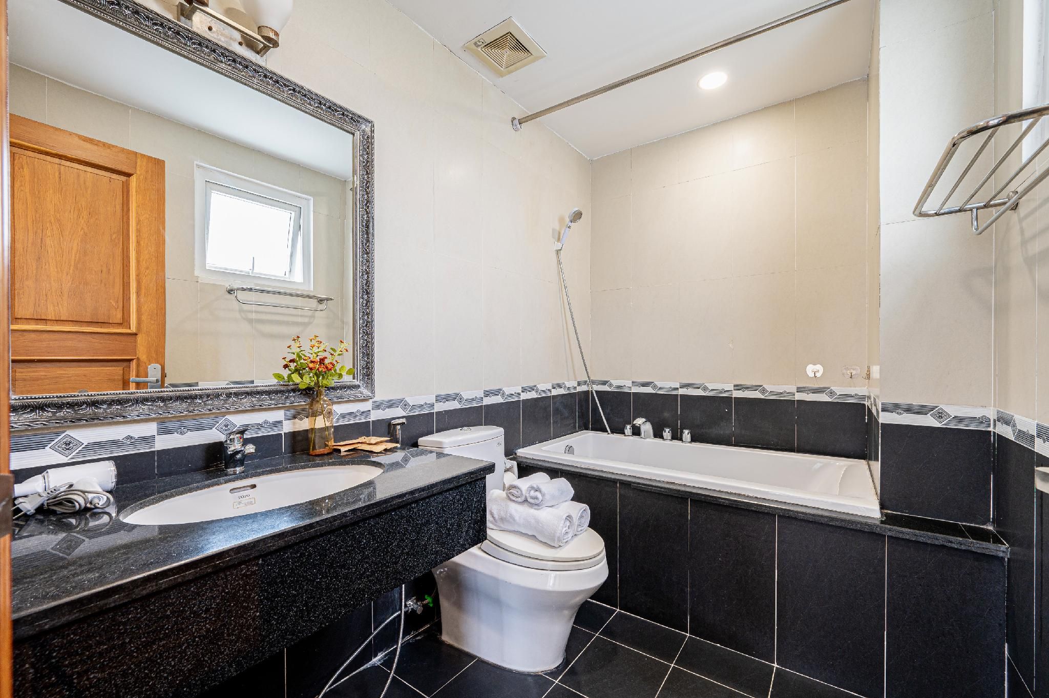 3 Bedroom Apartment, City view