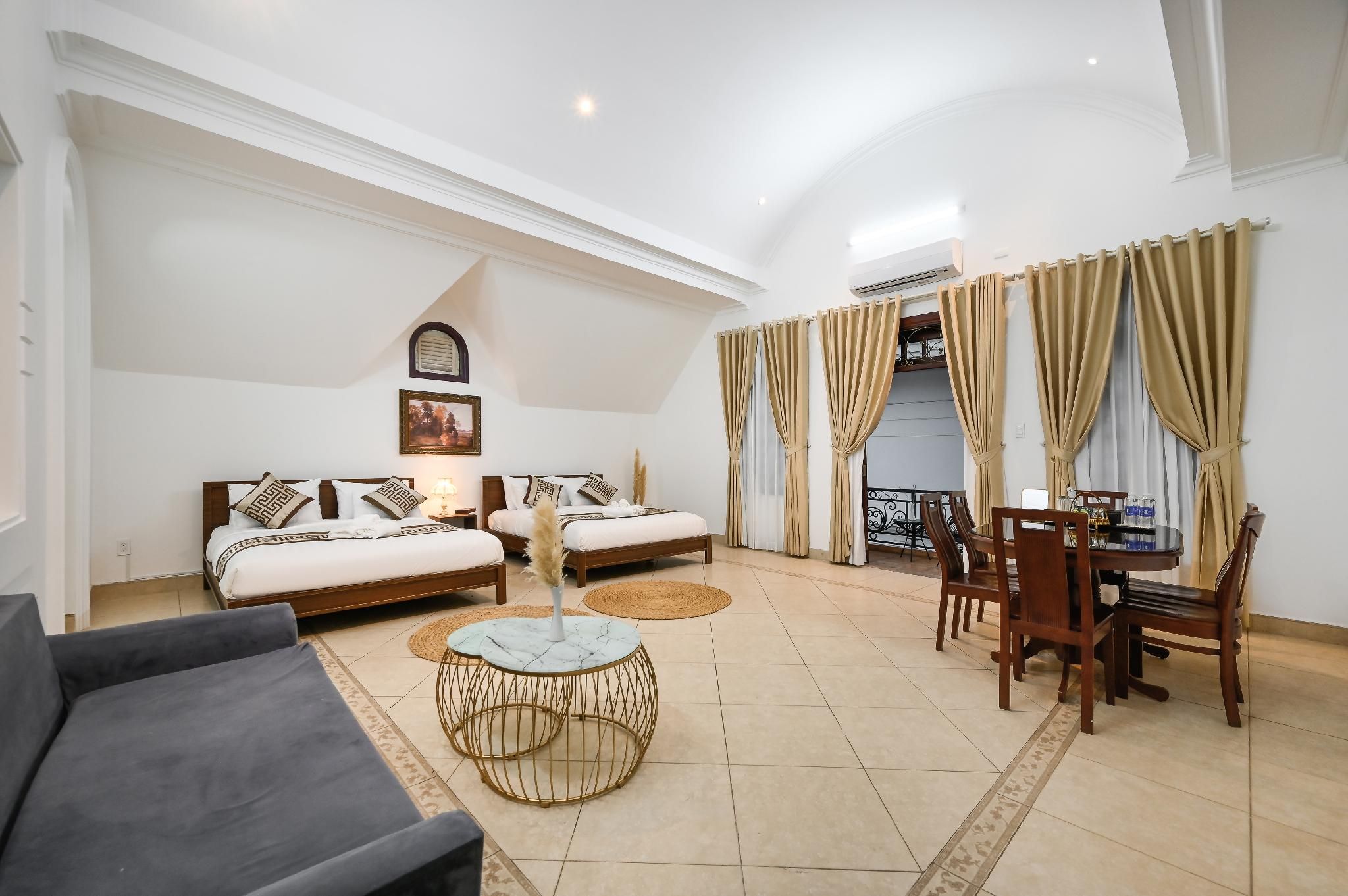 Deluxe Double or Twin with Balcony