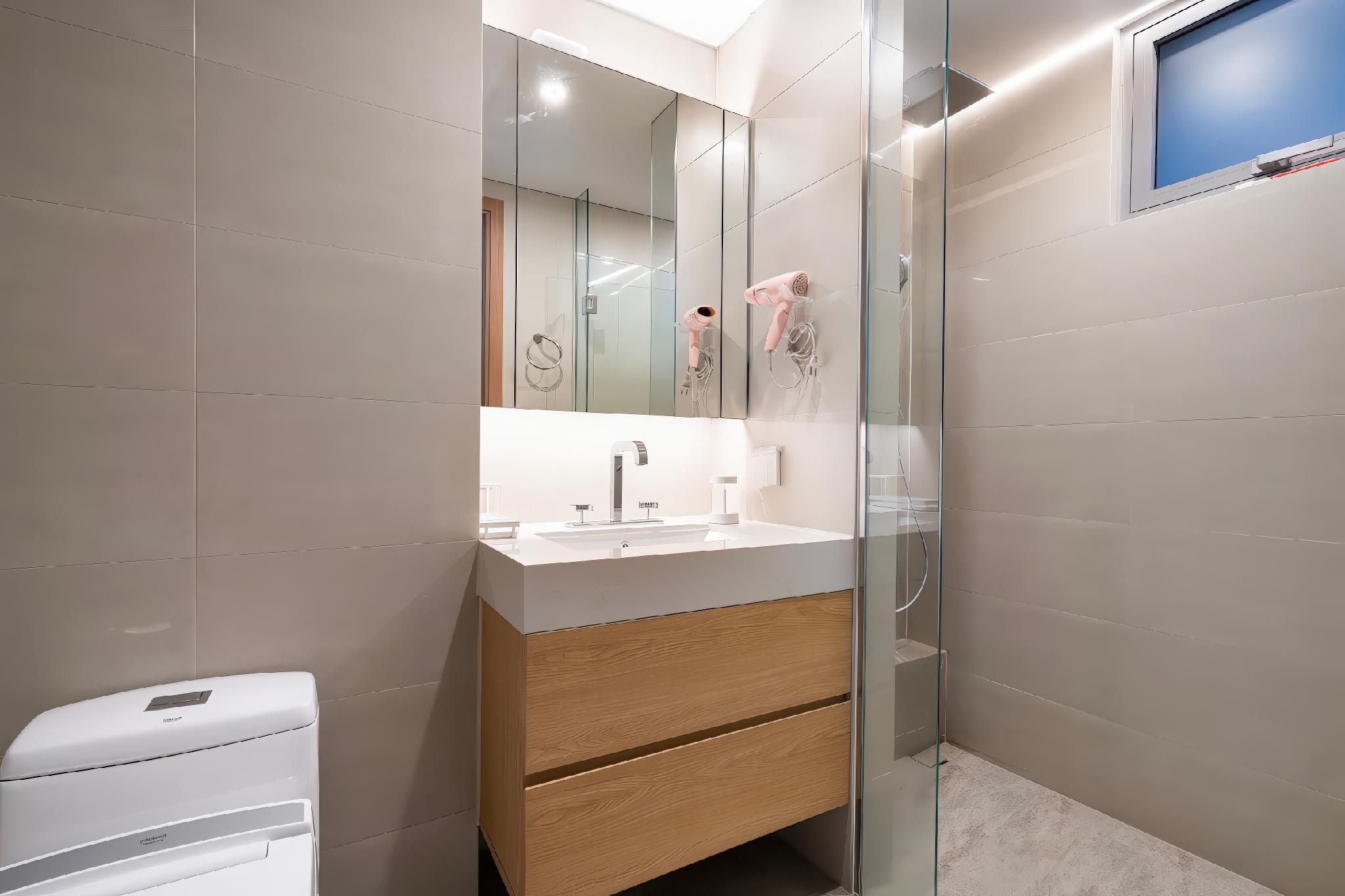 One Bedroom Apartment