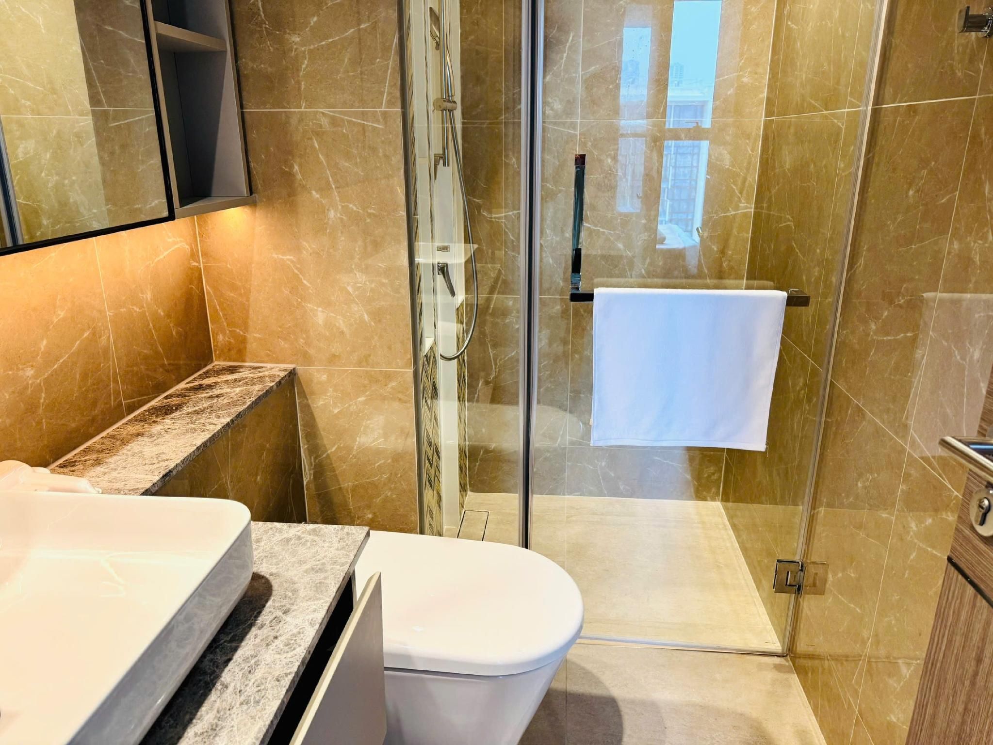 Emily Residence The Opera Luxury Ho Chi Minh City Suite Family Room Free Access to The Hotel Infinity Pool 2