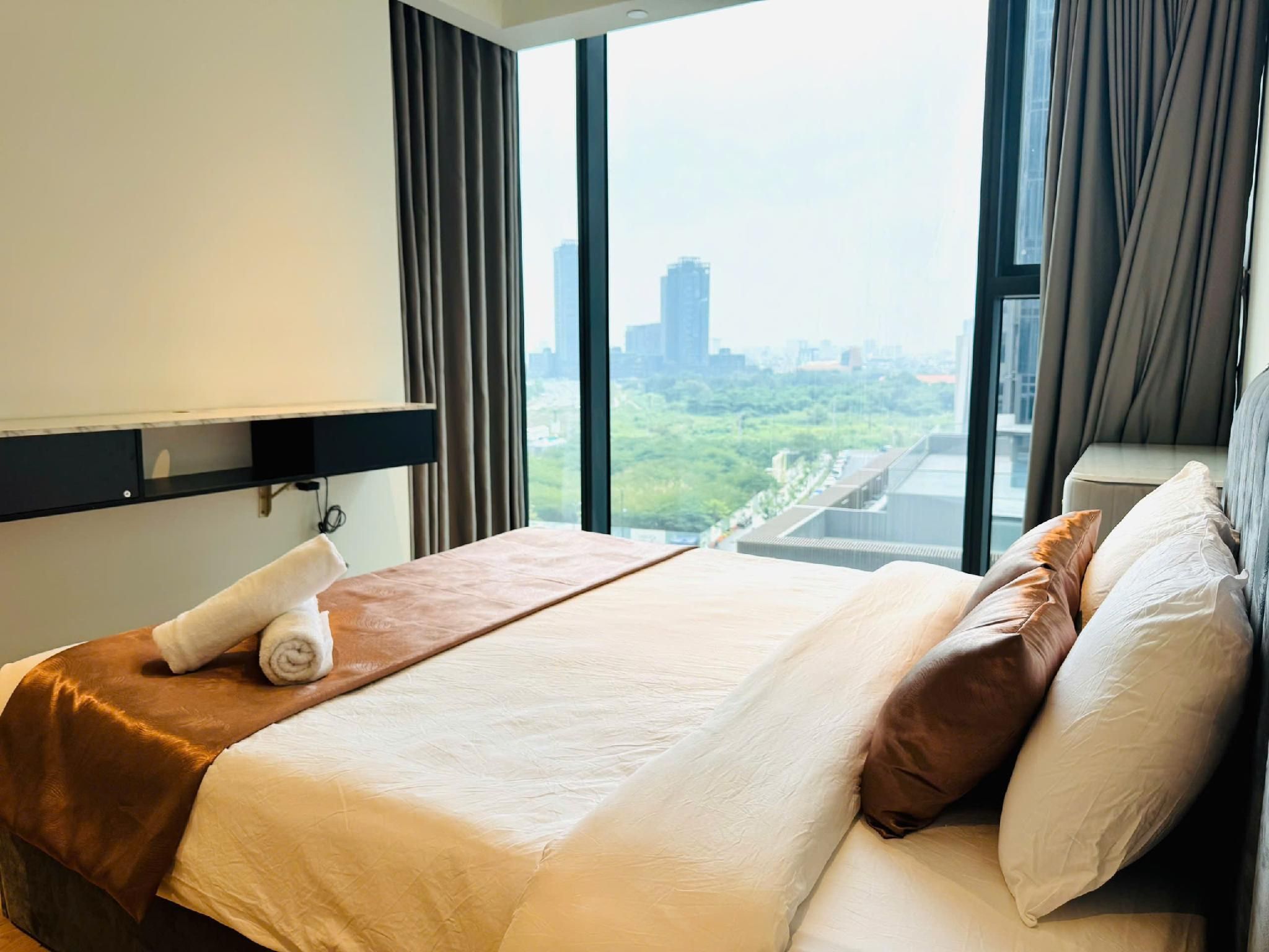 Emily Residence The Opera Luxury Ho Chi Minh City Group Room - 2 Rooms, High Floor with Lounge Access, Free Minibar, 4-6 People