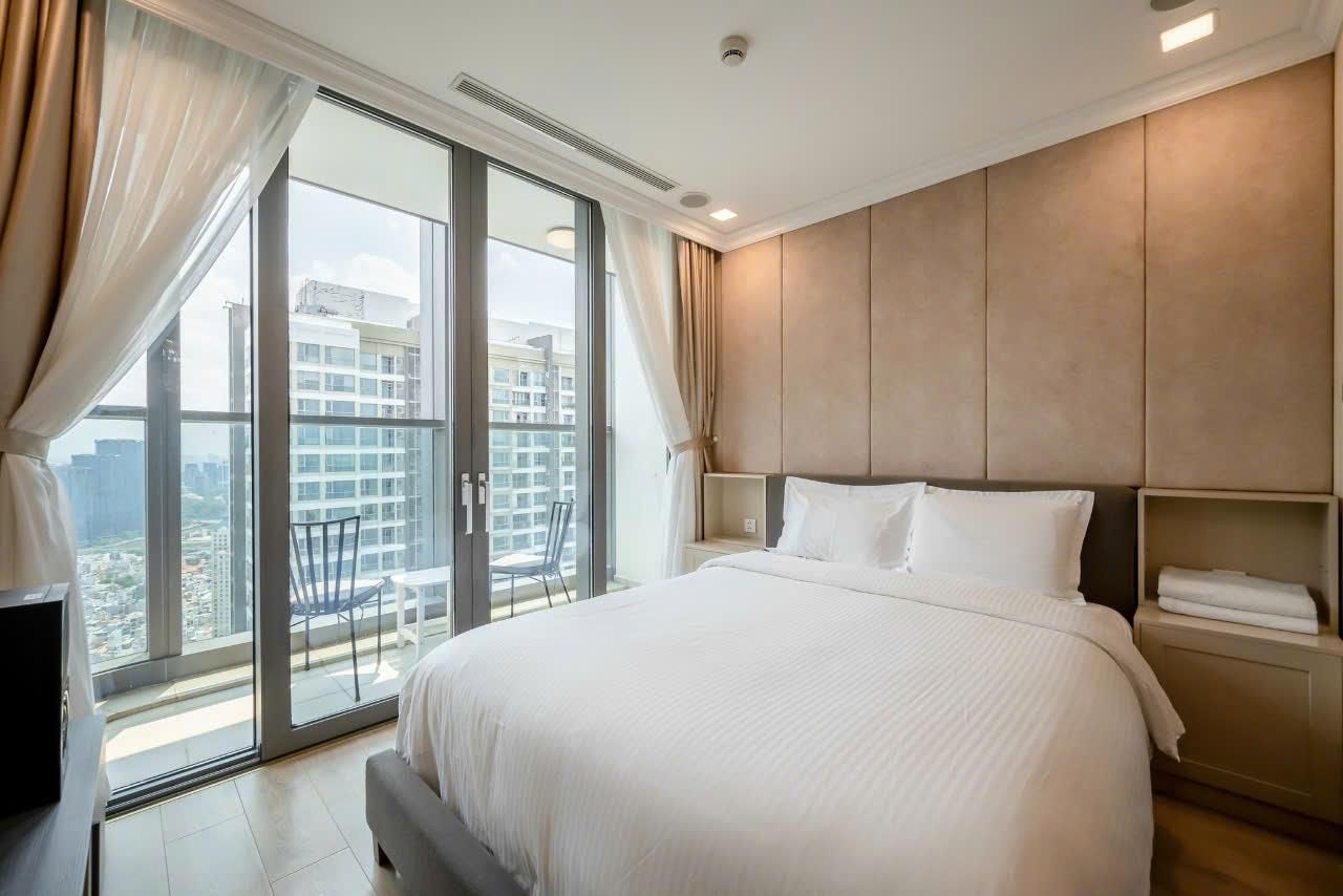 Premiere 1-Bedroom Apartment