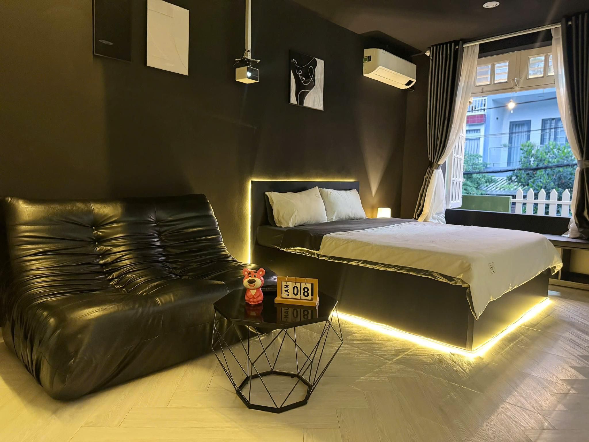 Studio - King Room with Balcony