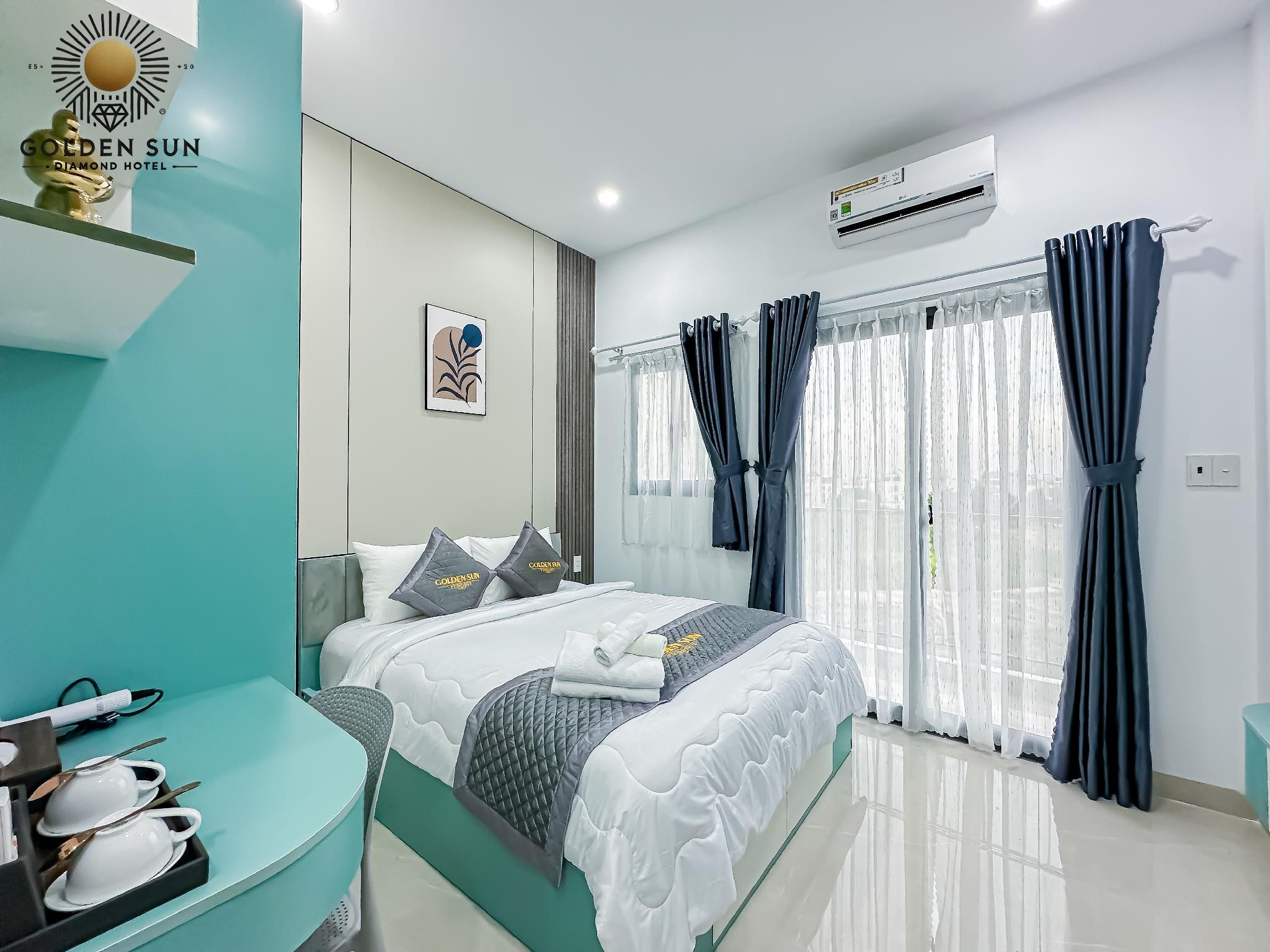 Deluxe Balcony Open View Room