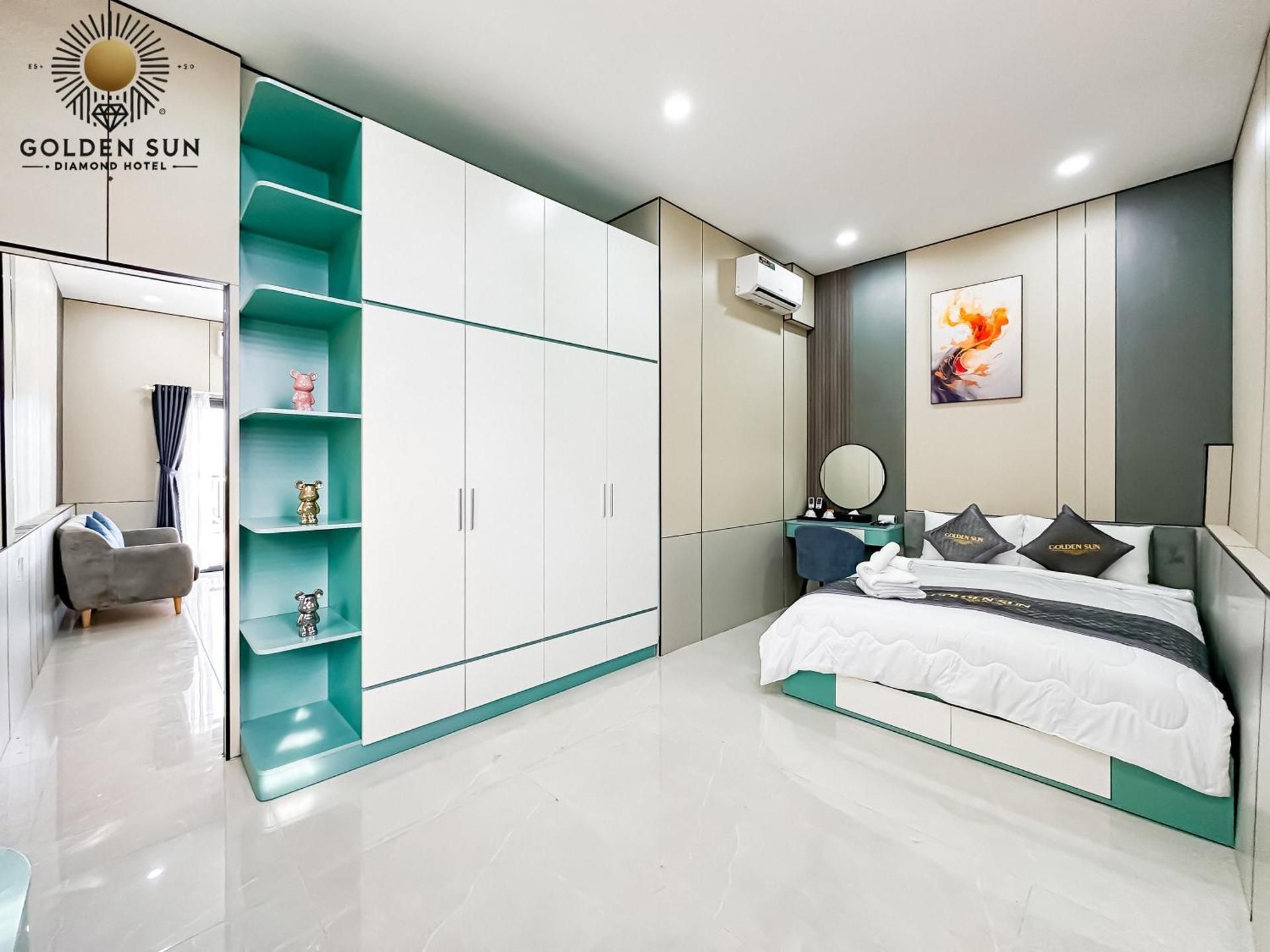 One-Bedroom Apartment with City View