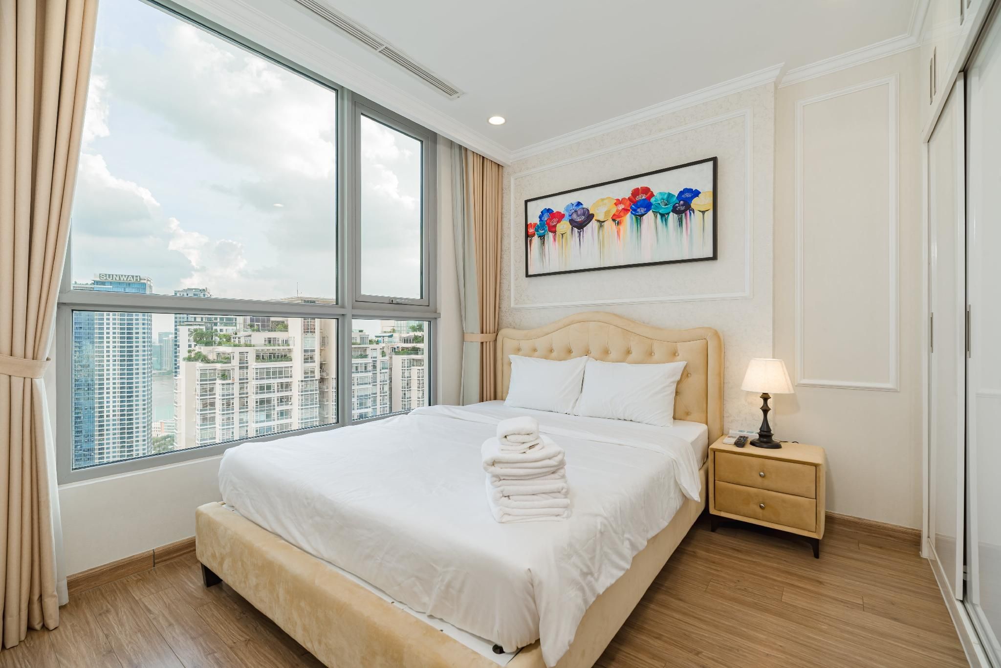 2-Bedroom Panoramic View King Suite