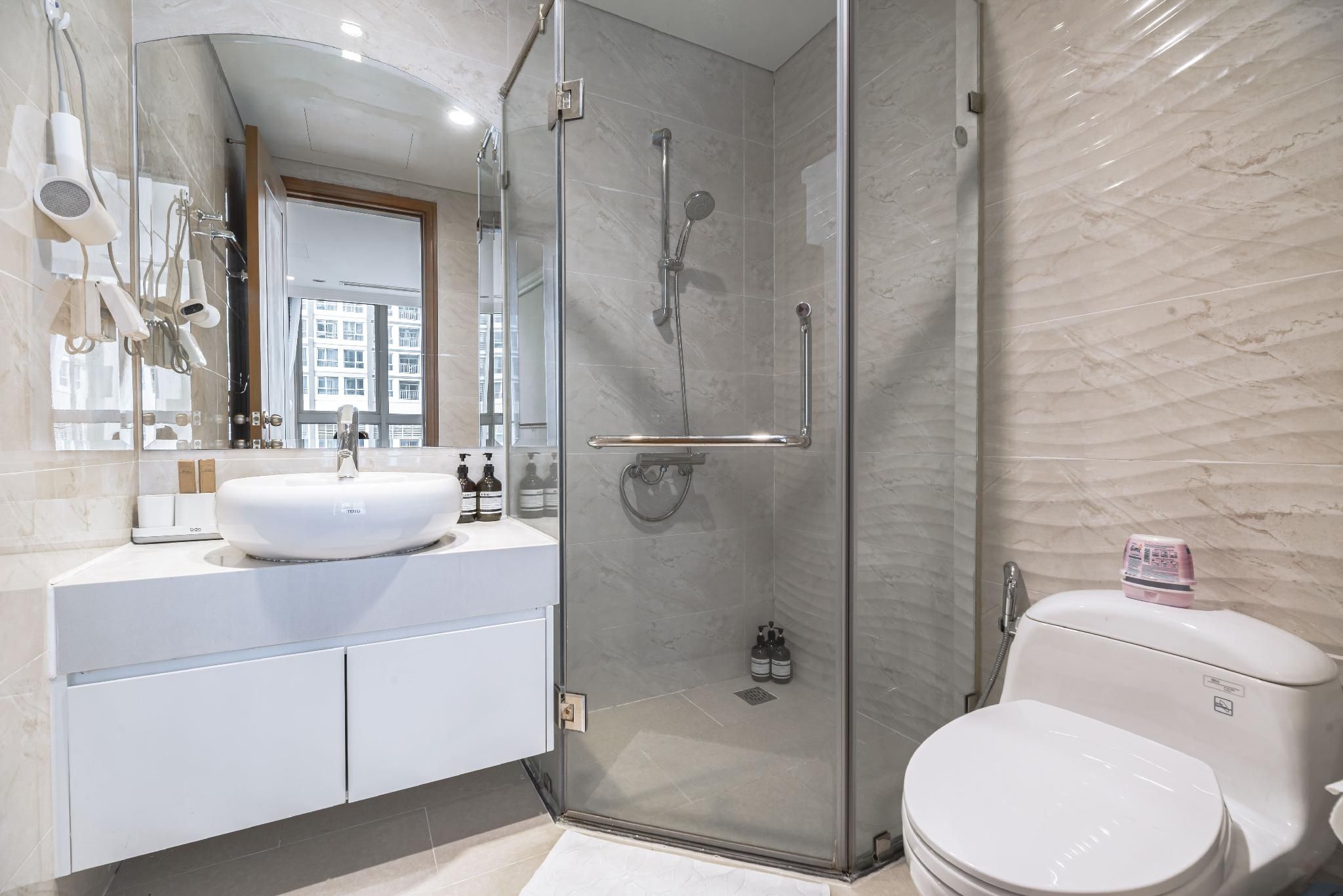 2-Bedroom Queen Suite