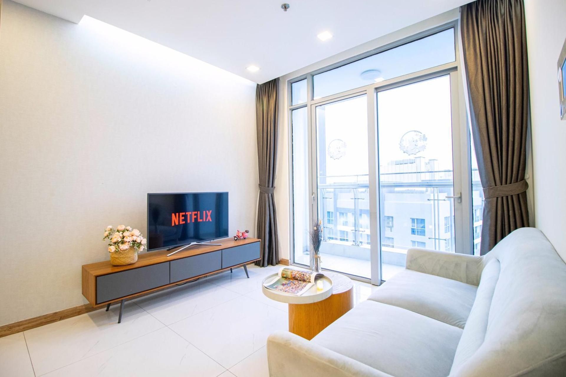 Raddison Luxury Apart-Landmark 81 Area &Great Park Three-Bedroom Apartment 3