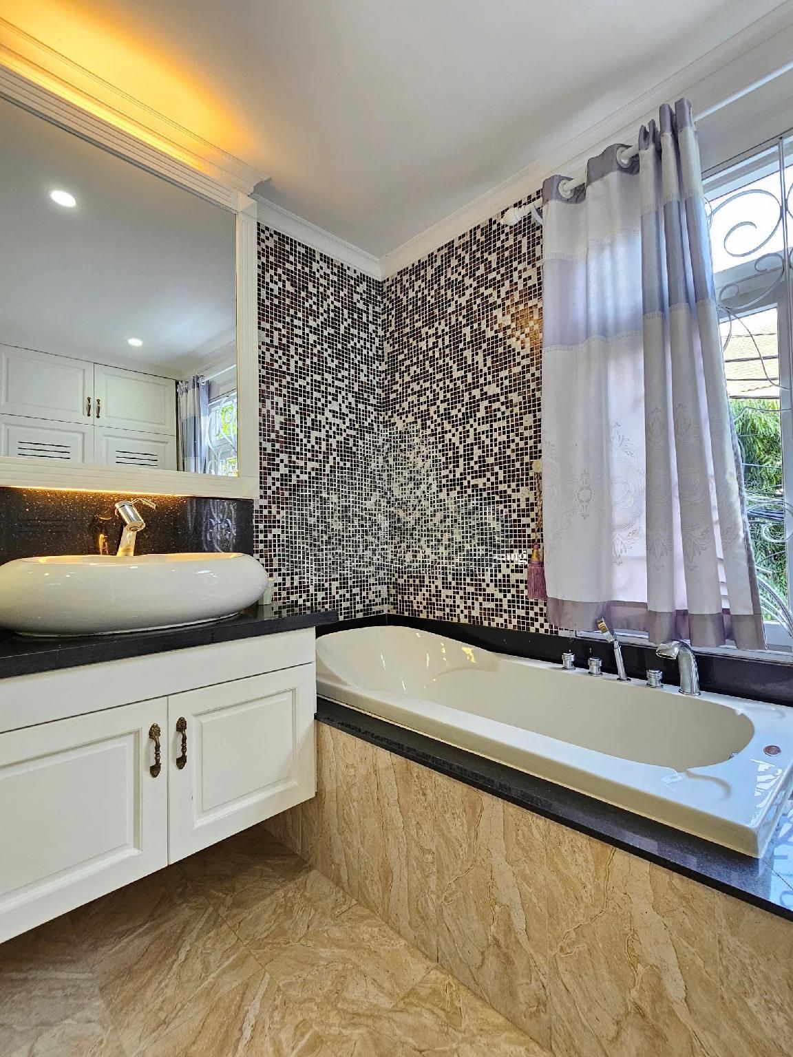 Grand Deluxe City View Room