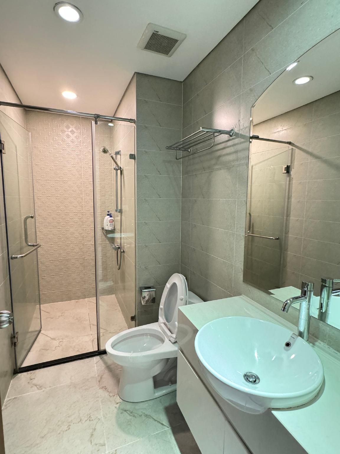 1 Bedroom - Large