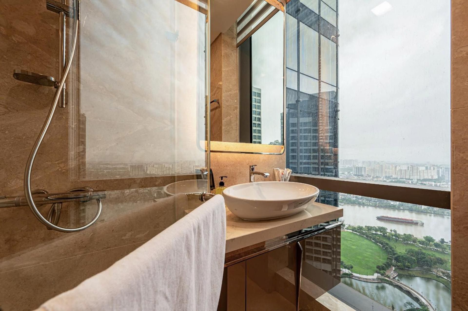 Two-Bedroom Deluxe Apartment with Balcony