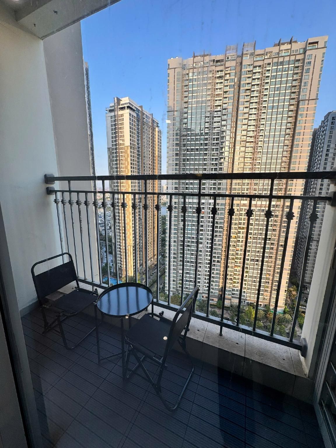 One-Bedroom Apartment - High Floor