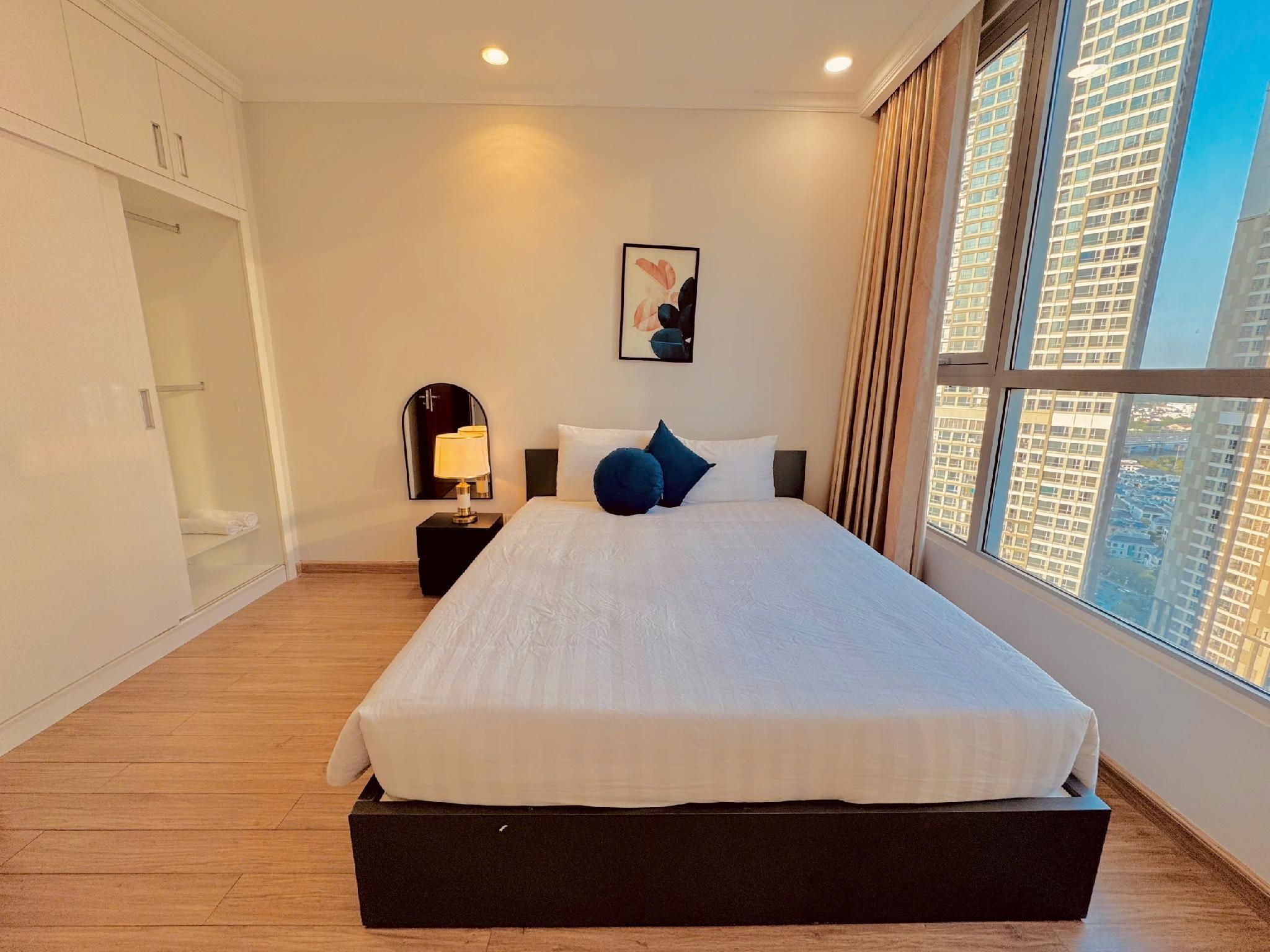 One-Bedroom Apartment - High Floor