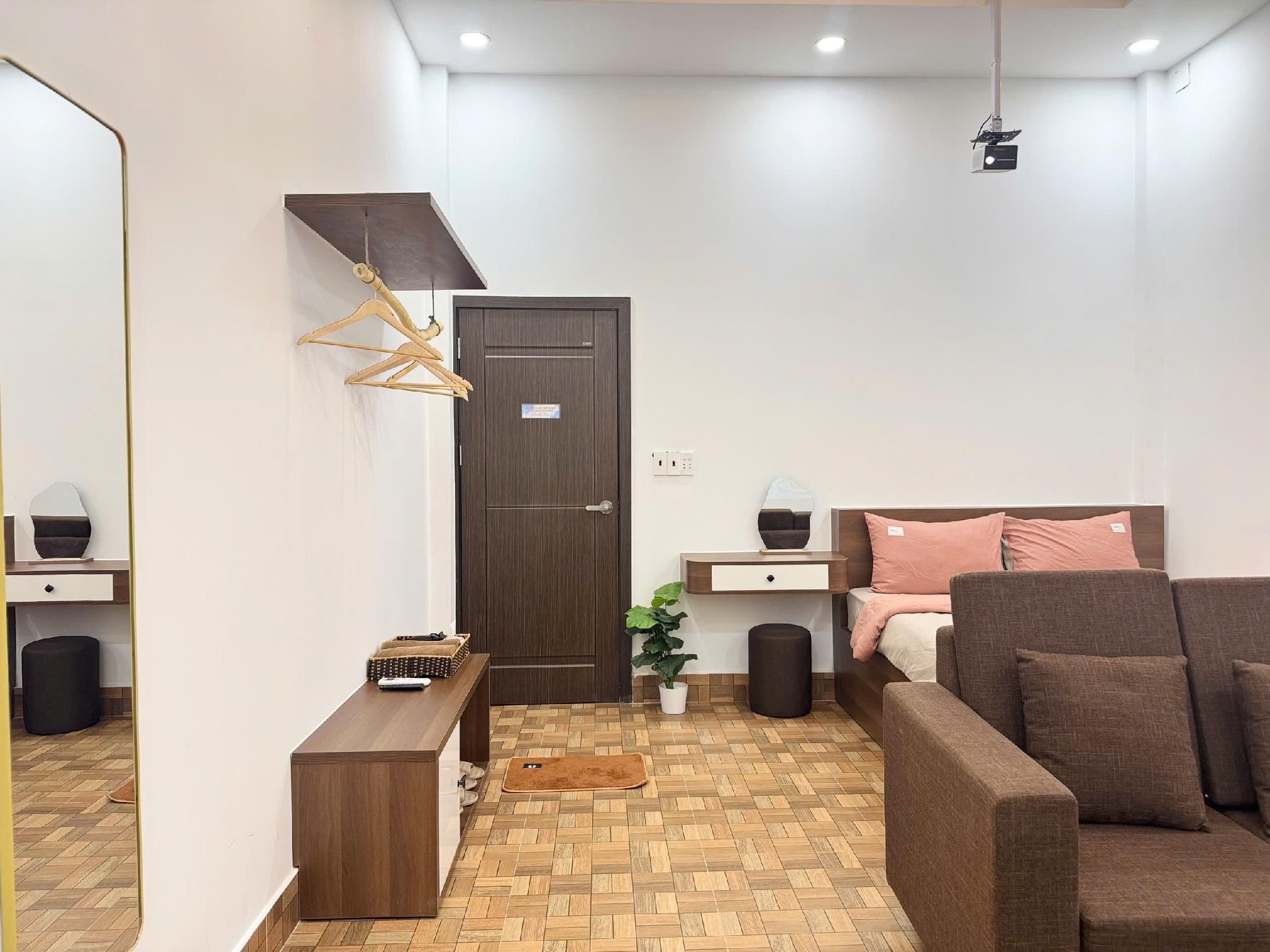 Studio (Ground Floor)