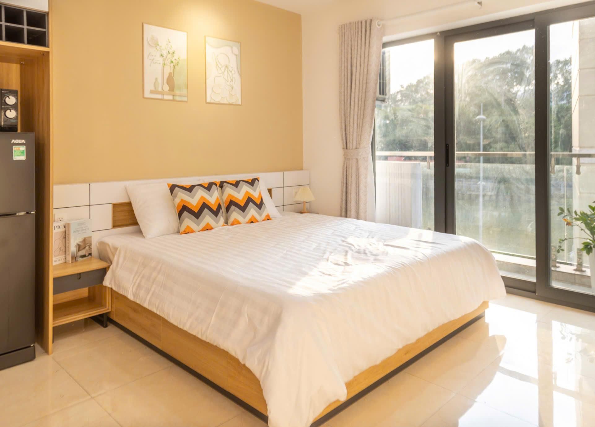 Studio - King Room with Balcony