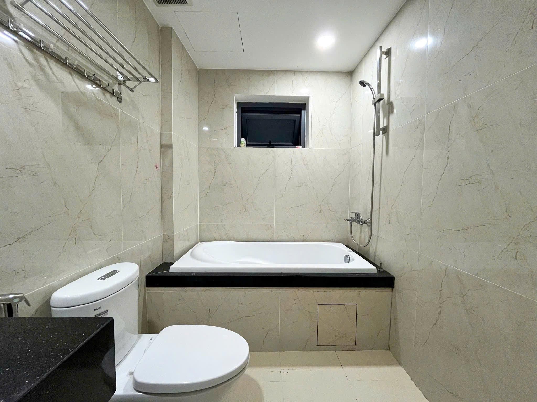 Studio Apartment with Street View