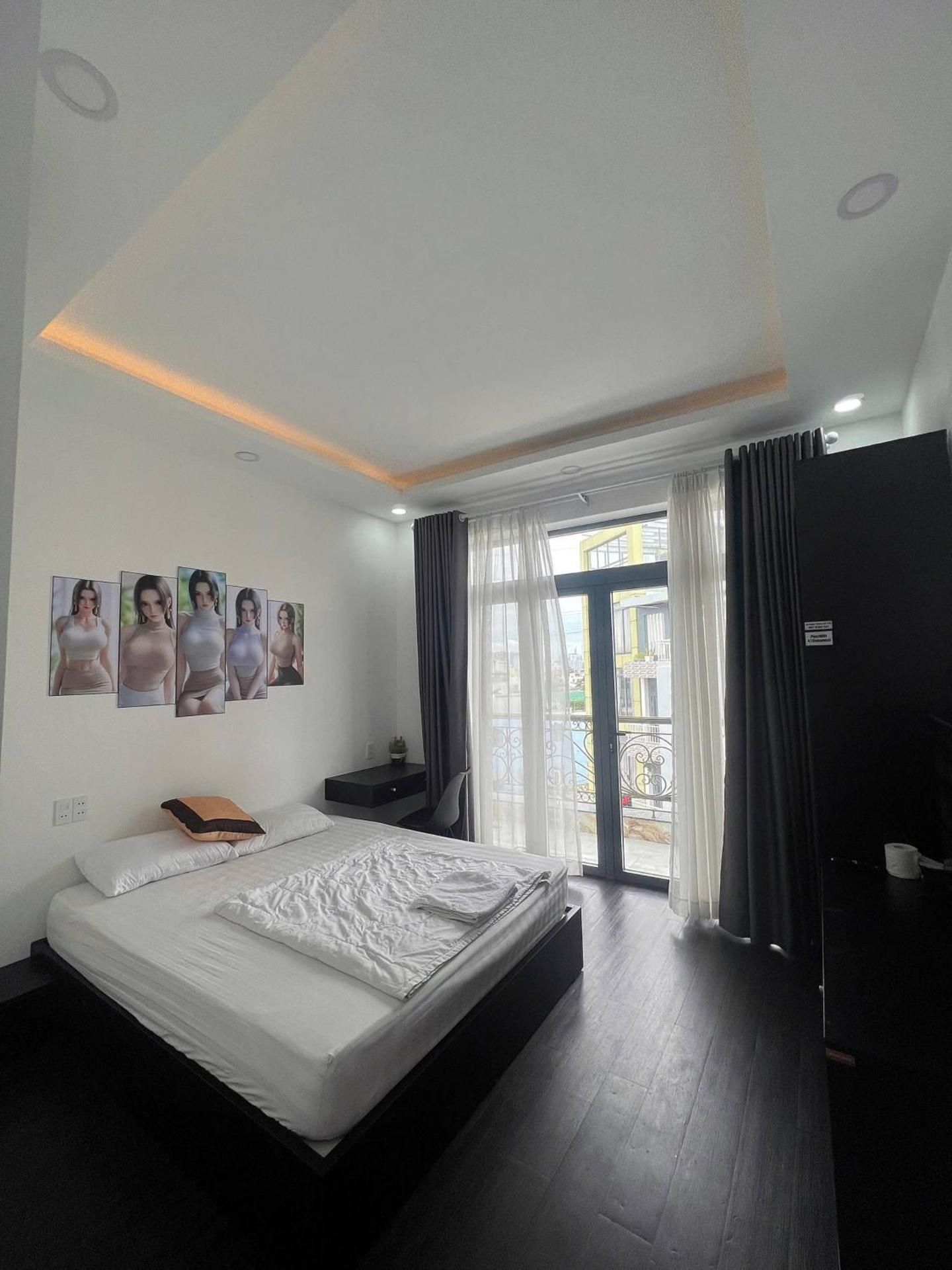 Balcony Room