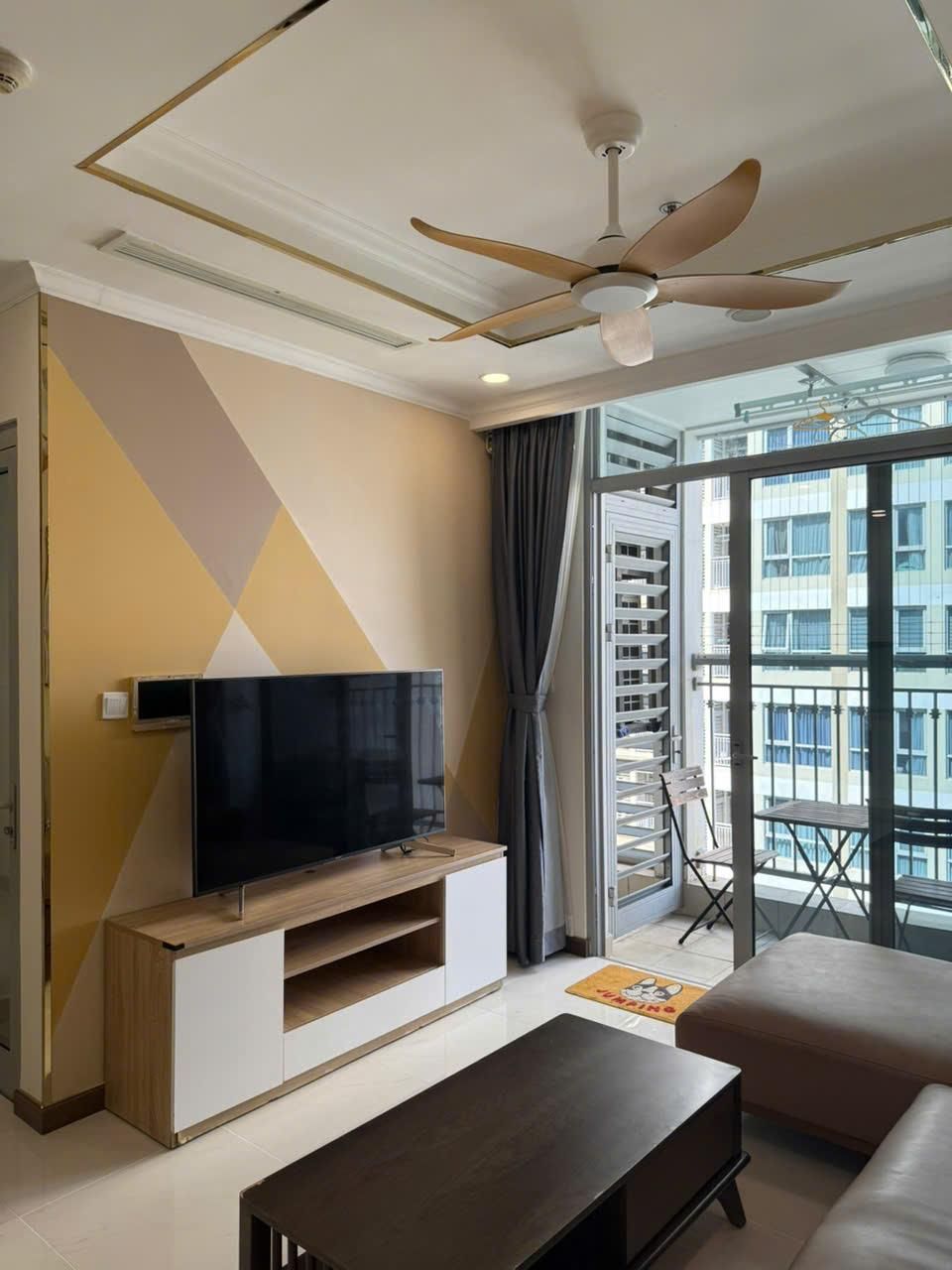 Premiere 1-Bedroom Apartment