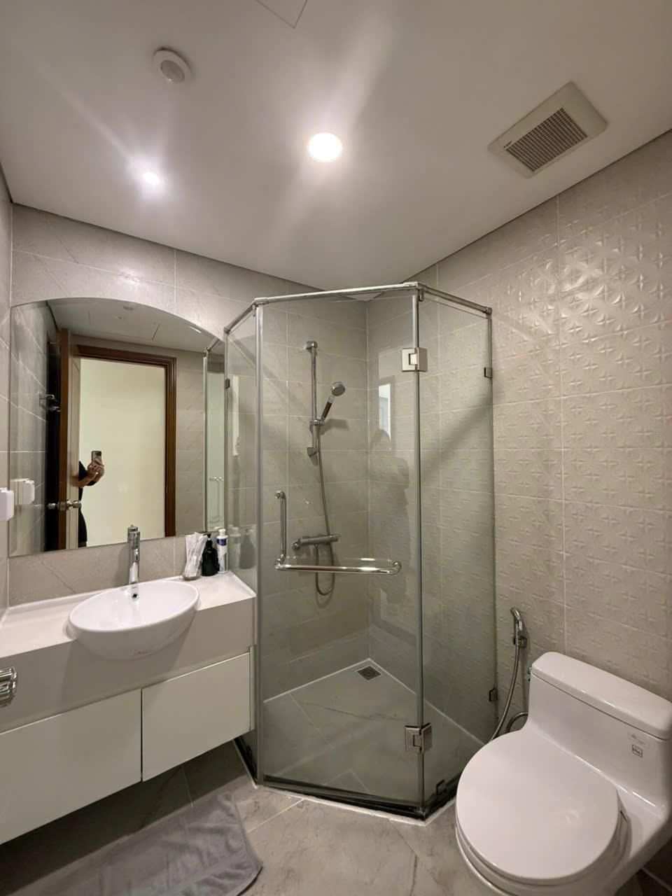 Premiere 1-Bedroom Apartment