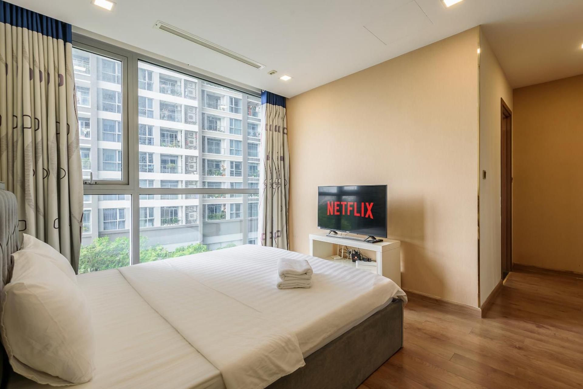 DELUXE APARTMENT