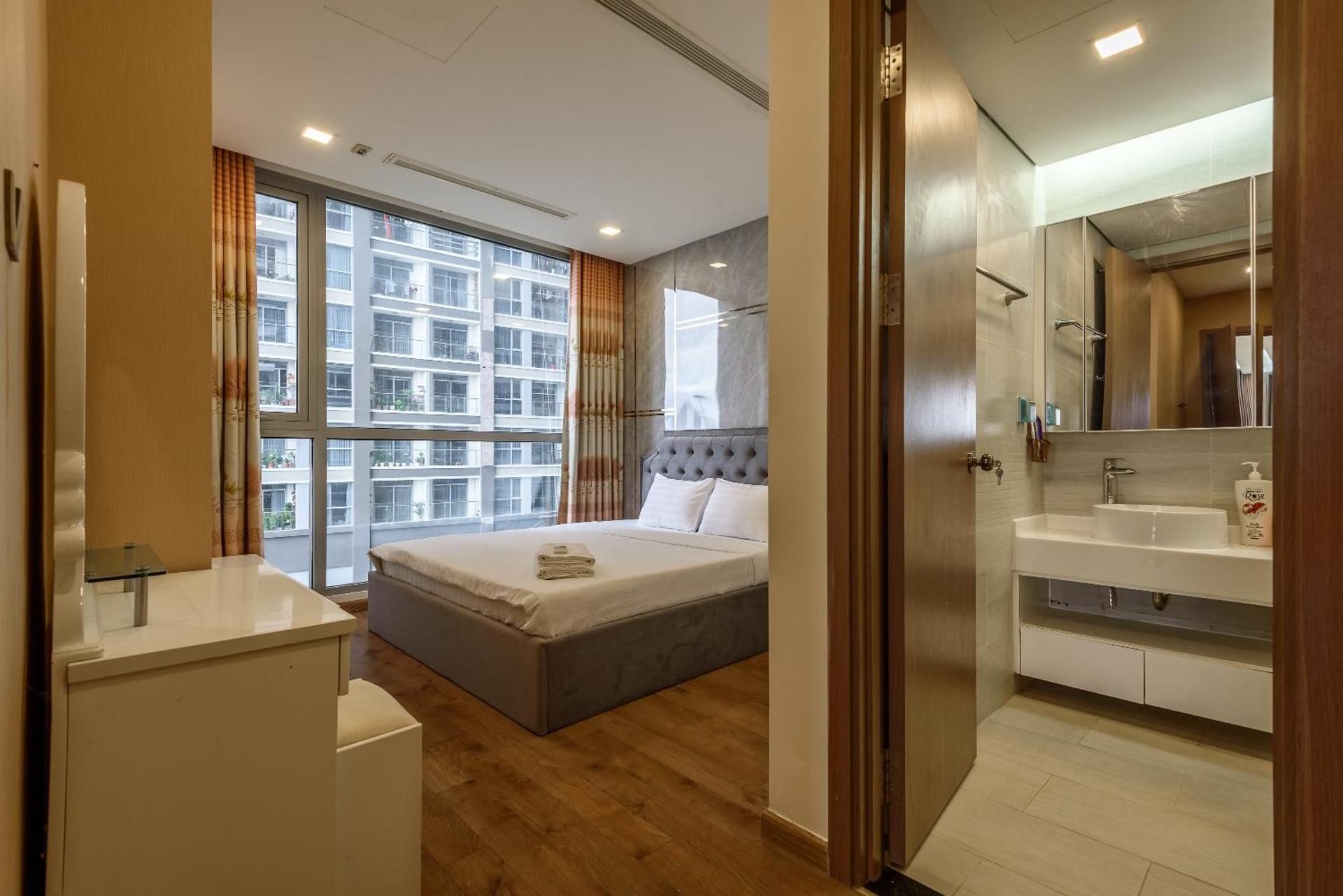 DELUXE APARTMENT