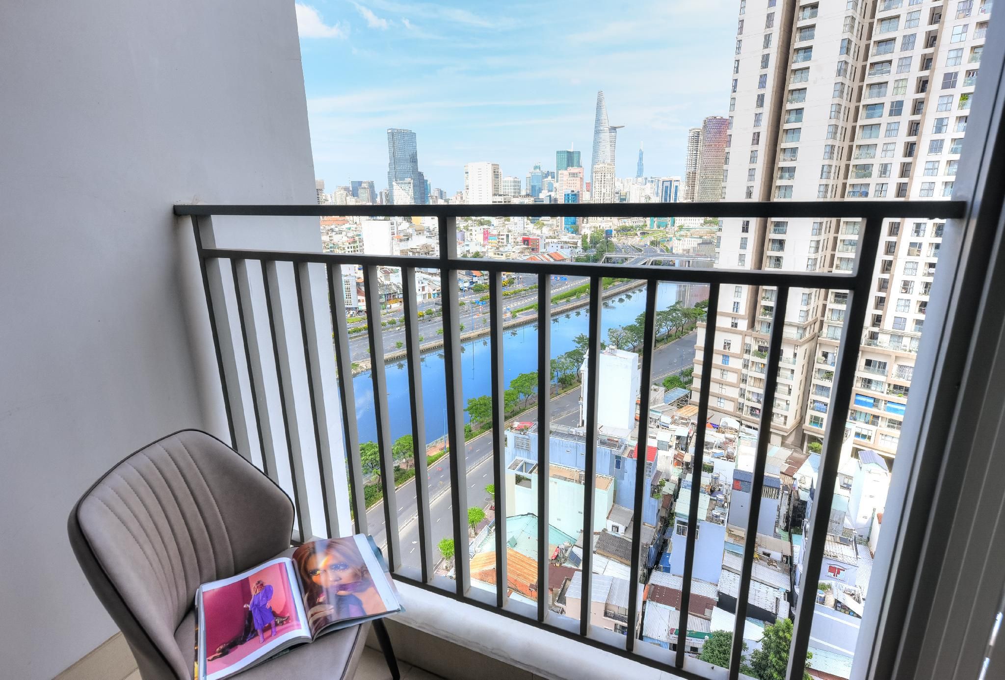 Apartment 2 bedroom with balcony and river view