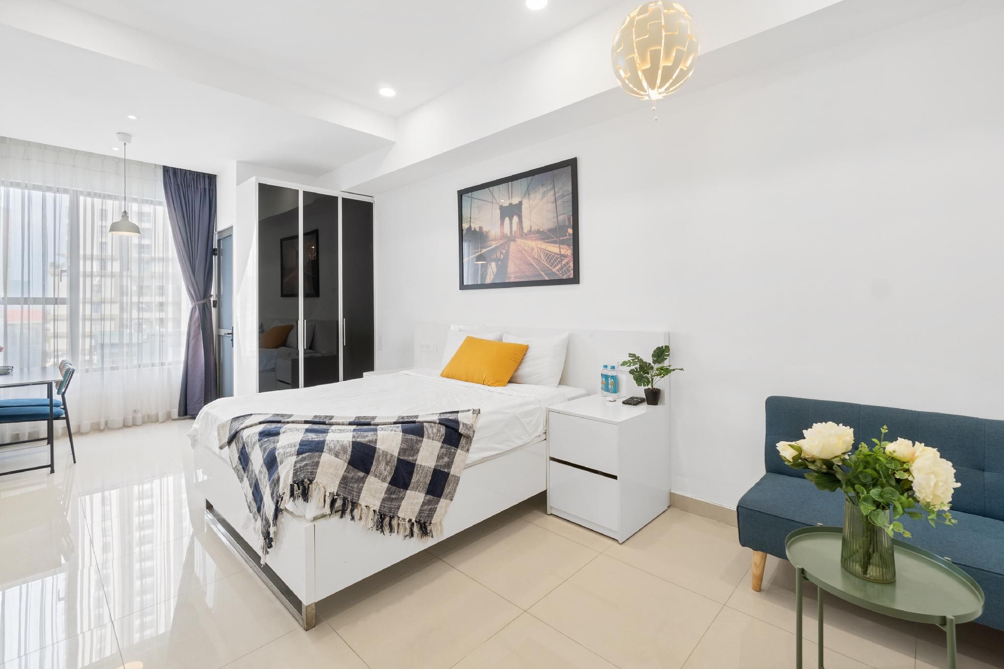 Studio Double Bed City View