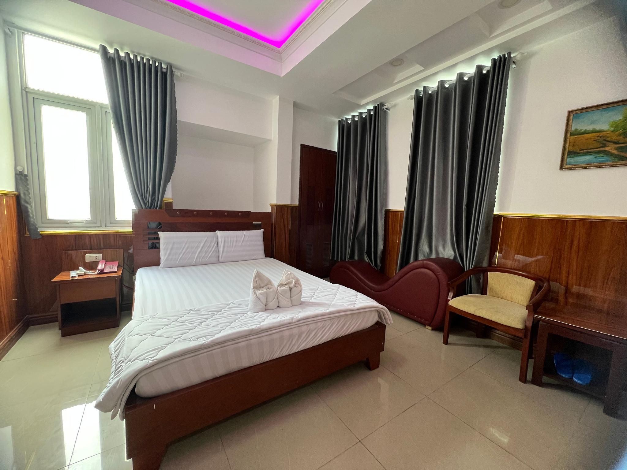 Deluxe Room with Window