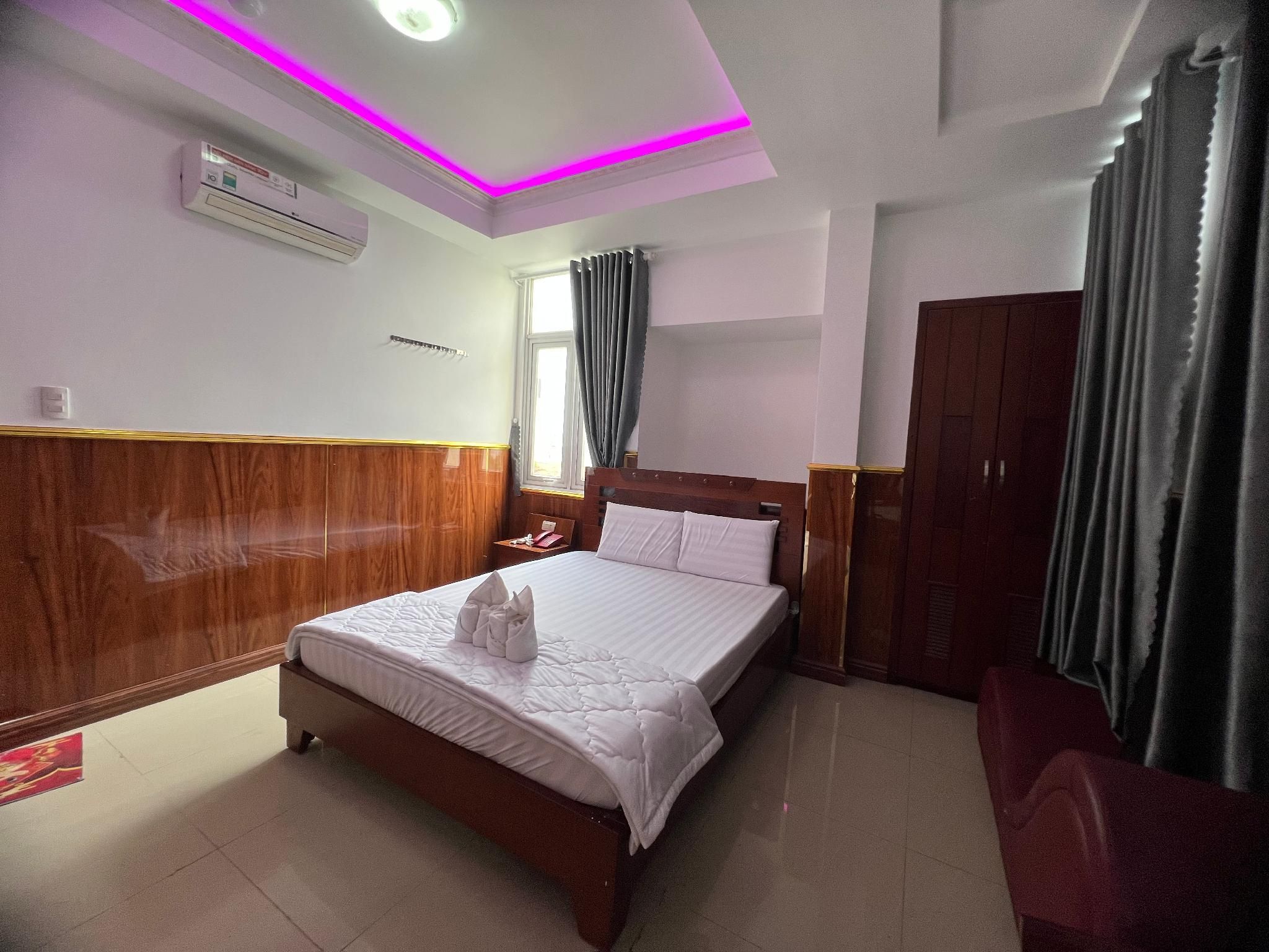 Superior Queen Bed