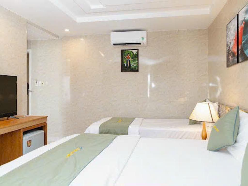 Triple Room