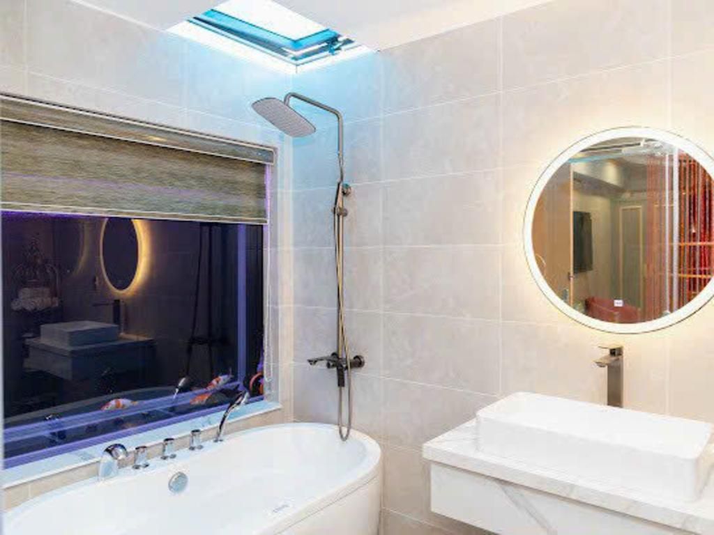 Deluxe Double Room with Bathtub