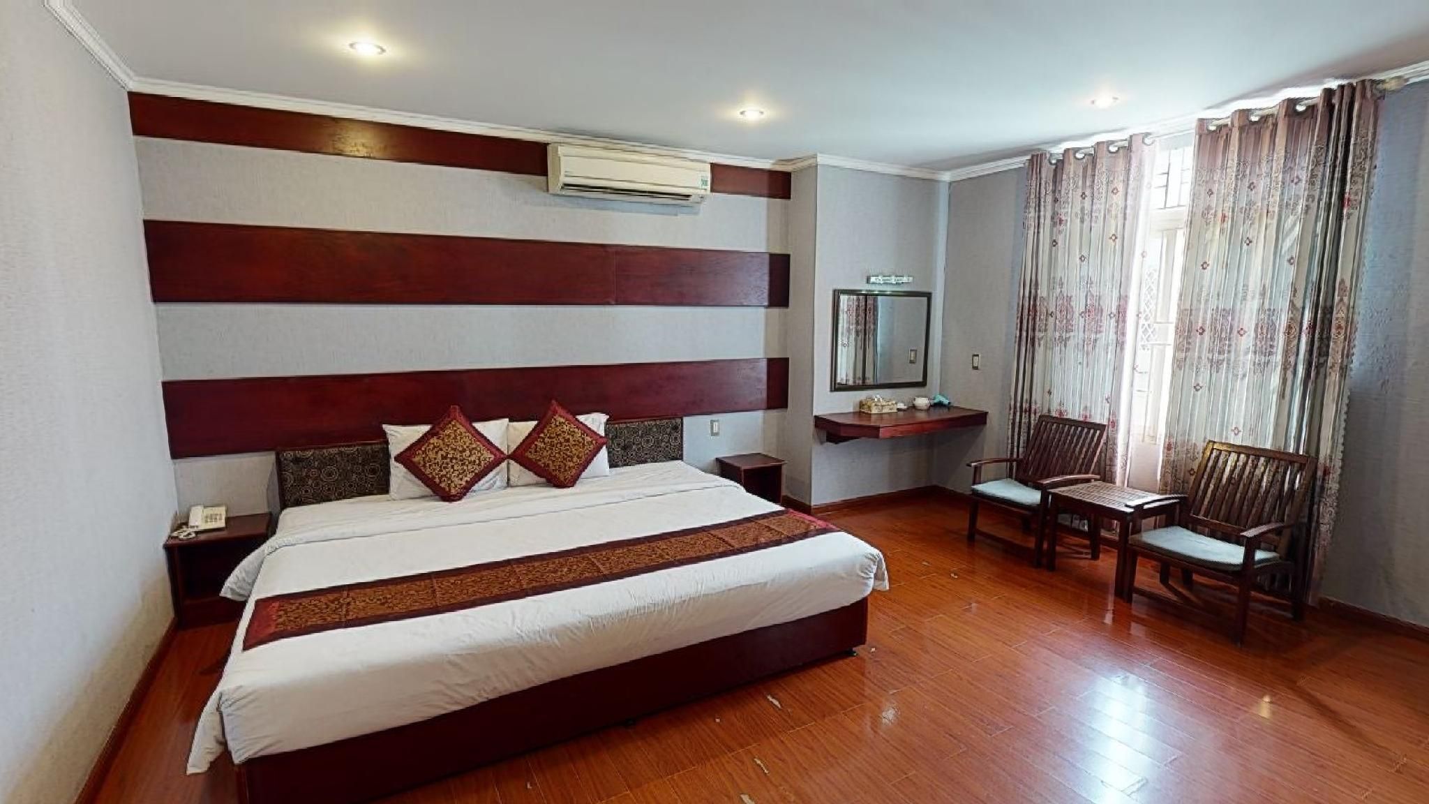 Deluxe King Room City View
