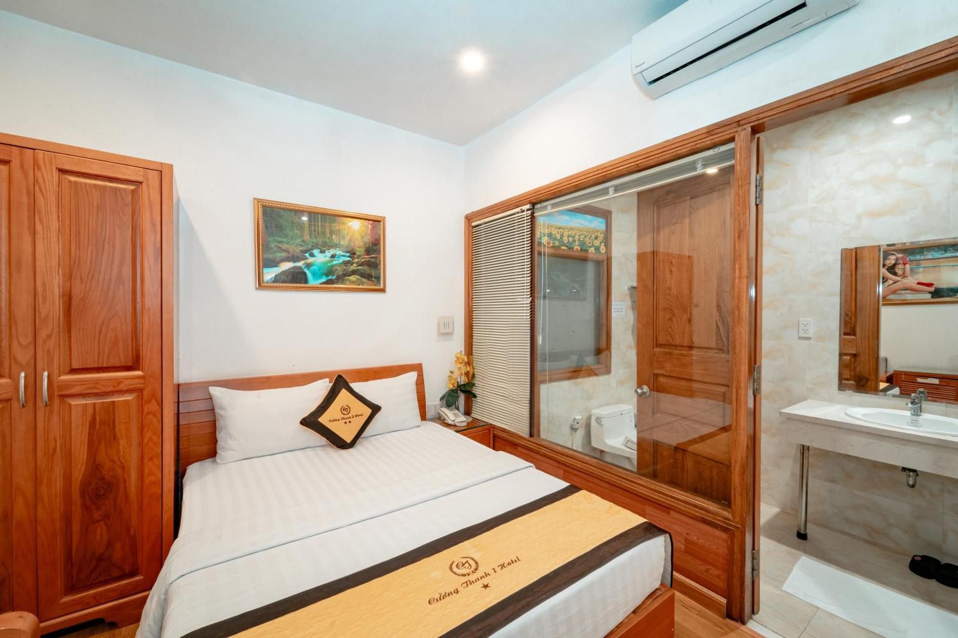 Double Room with Shared Bathroom