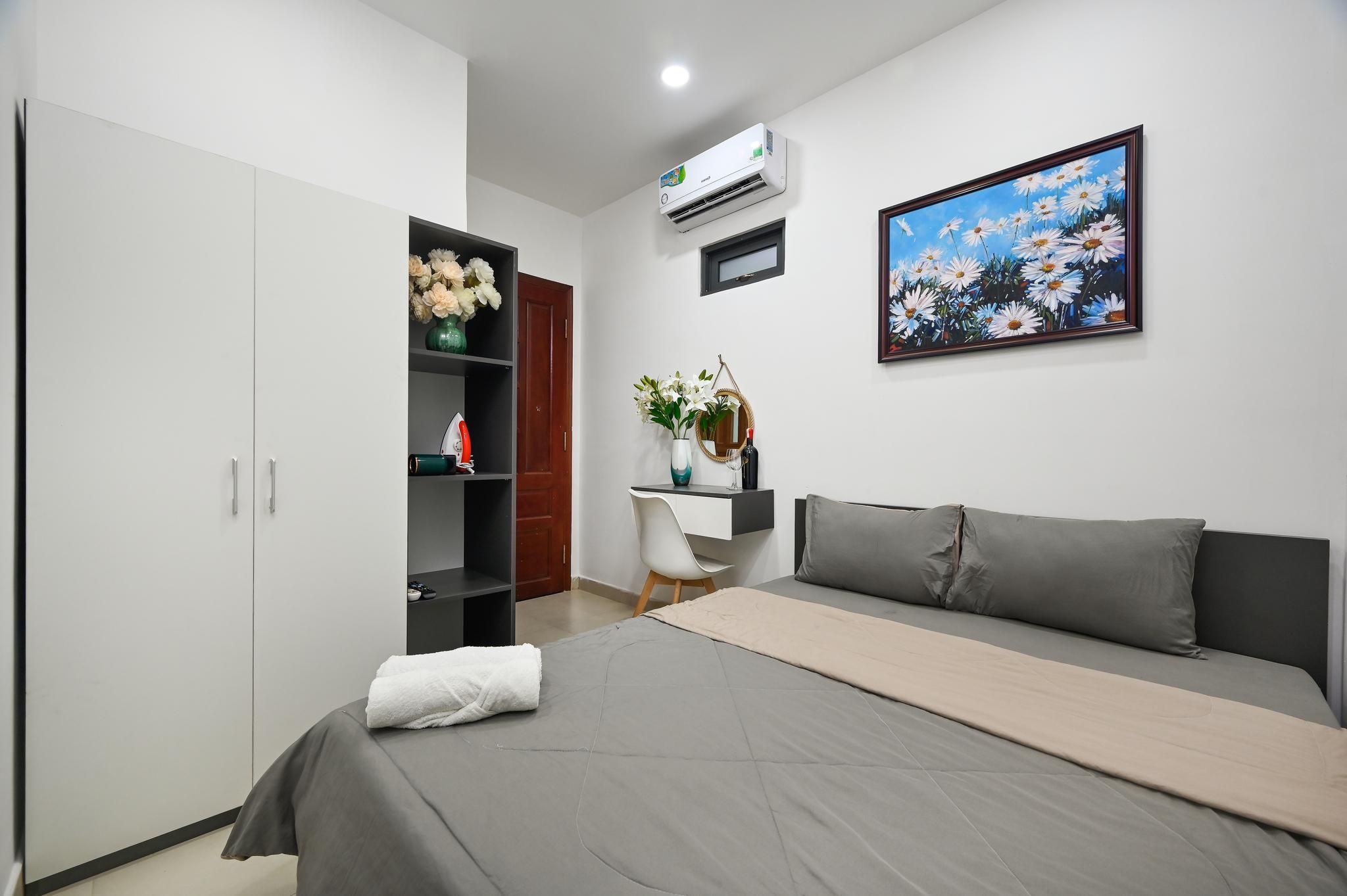 Standard - 1 Queen Bed, Panda Room