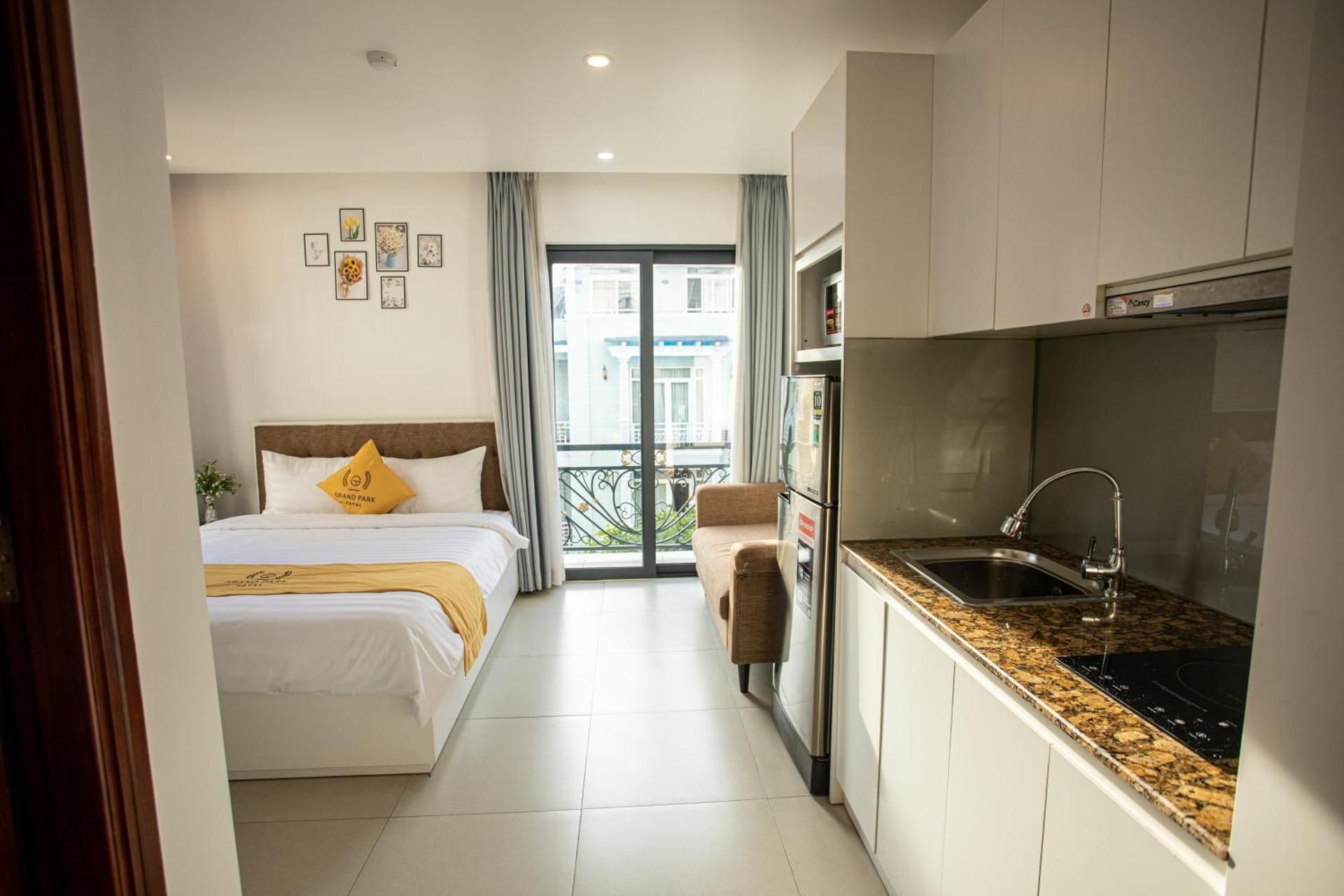 Apartment with Balcony