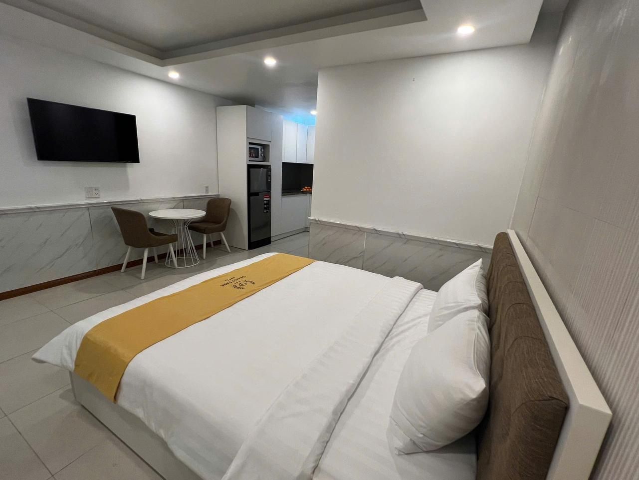 Basement Room, 1 Double Bed, Obstructed View