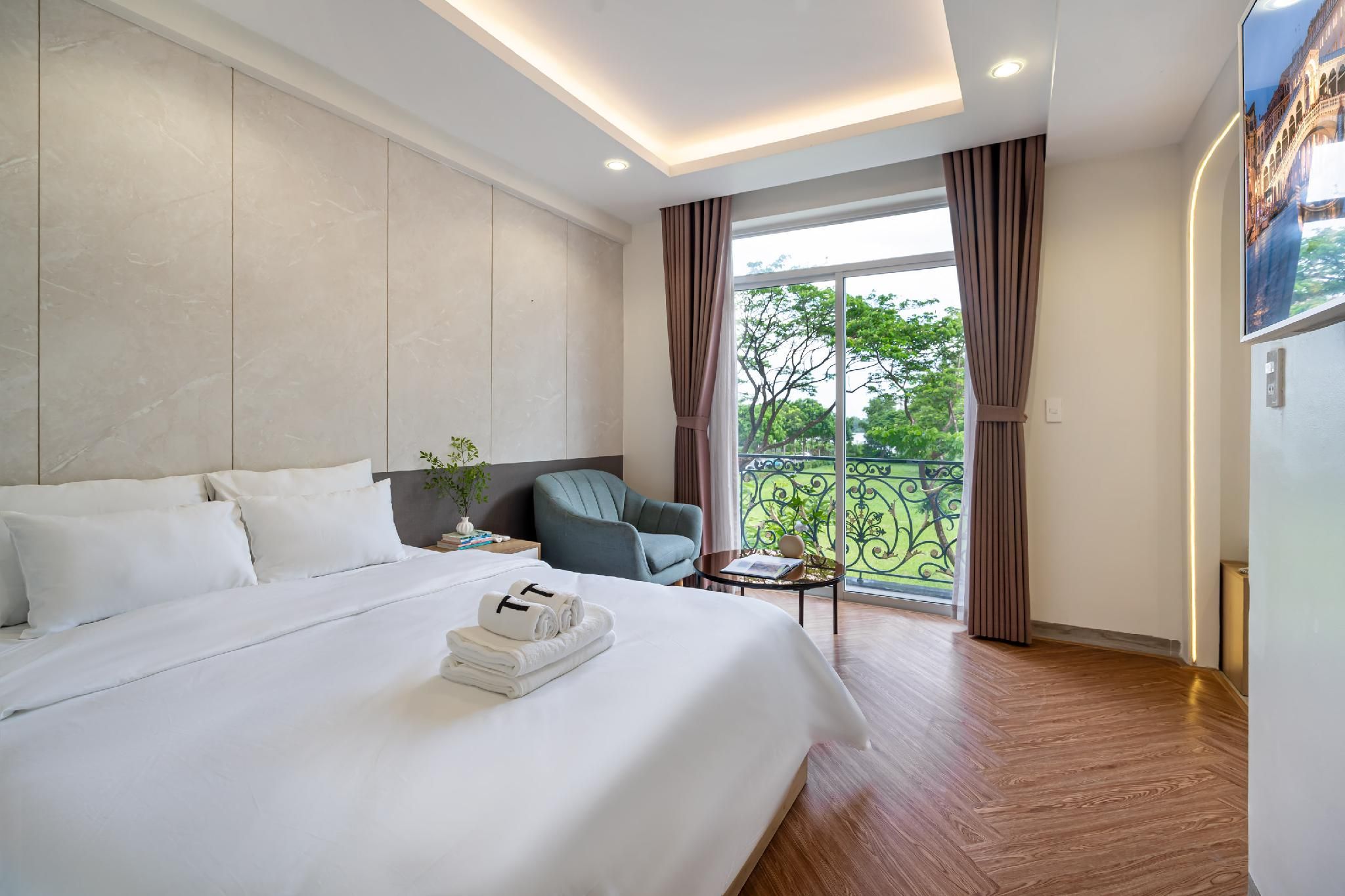 Premier One-Bedroom Suite