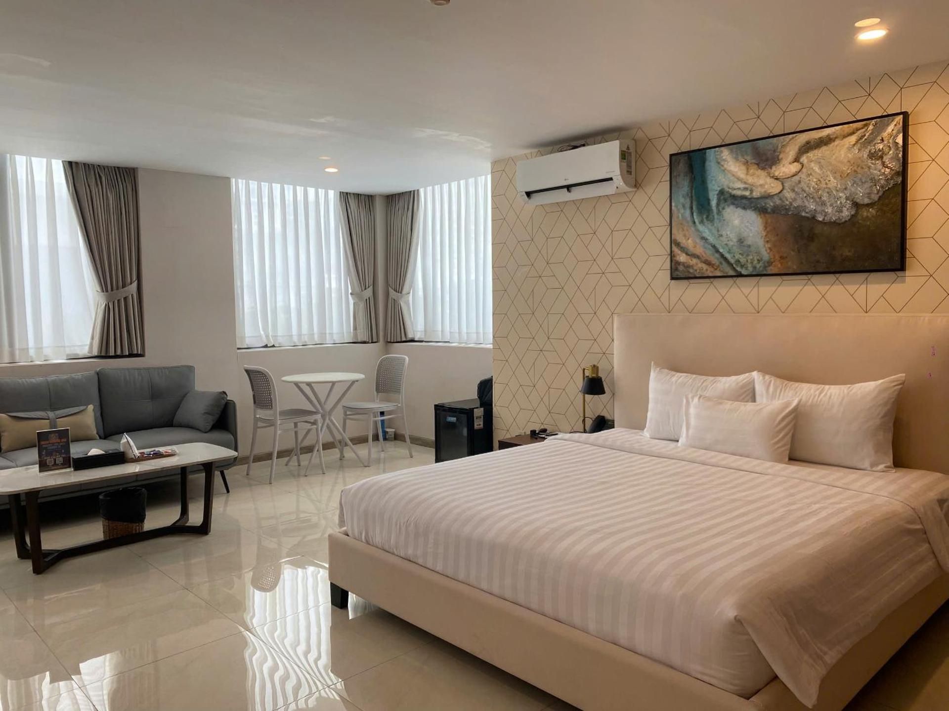 Superior King Room