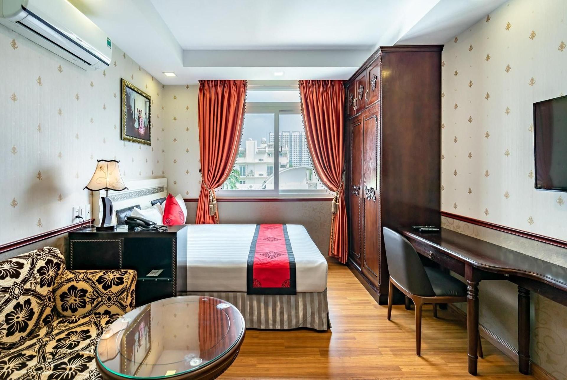 Studio Apartment