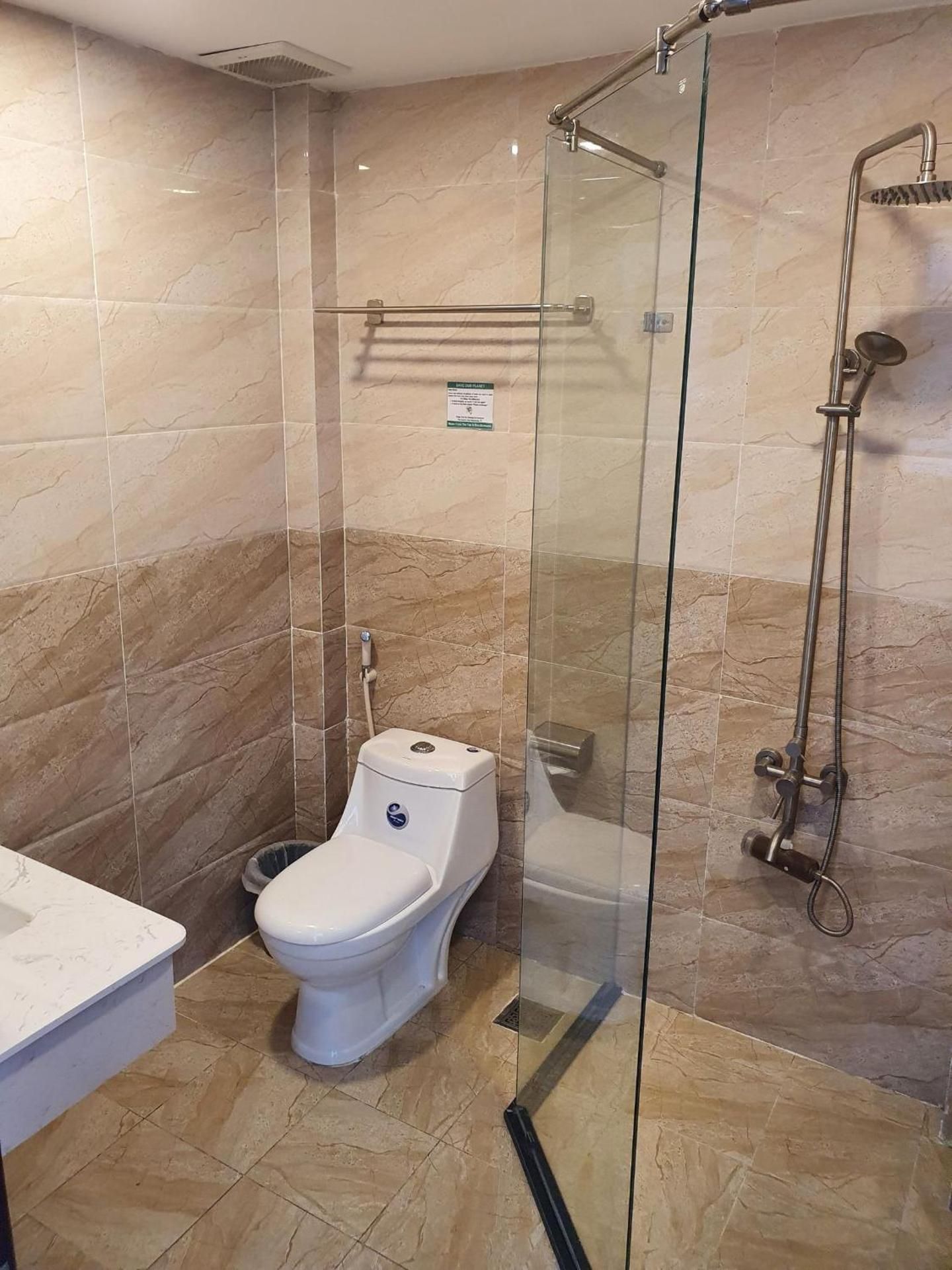 Deluxe One-Bedroom Apartment