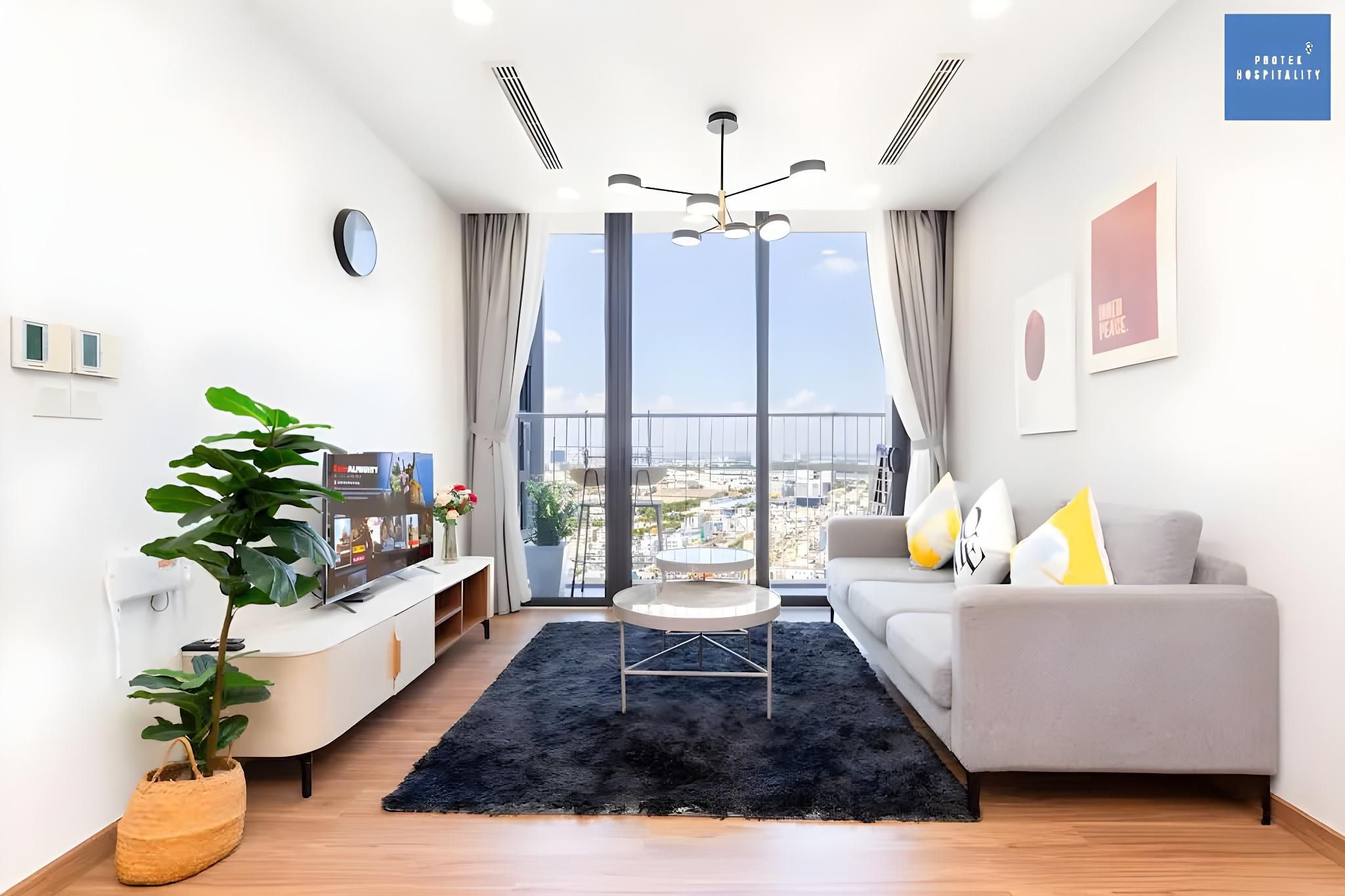 Eco Green Saigon - Free Gym & Netflix & Pool Three Bedroom Apartment 2