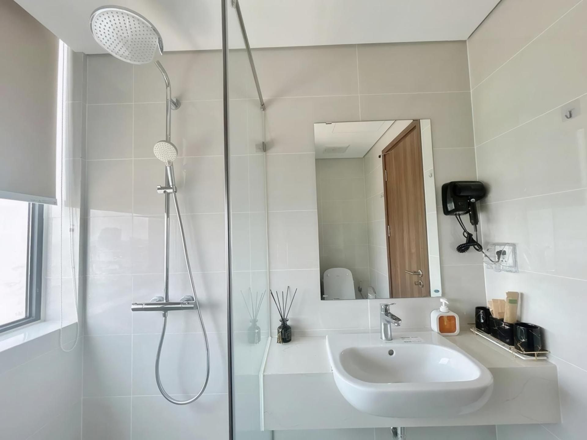 Eco Green Saigon - Free Gym & Netflix & Pool Two-Bedroom Superior Apartment 2