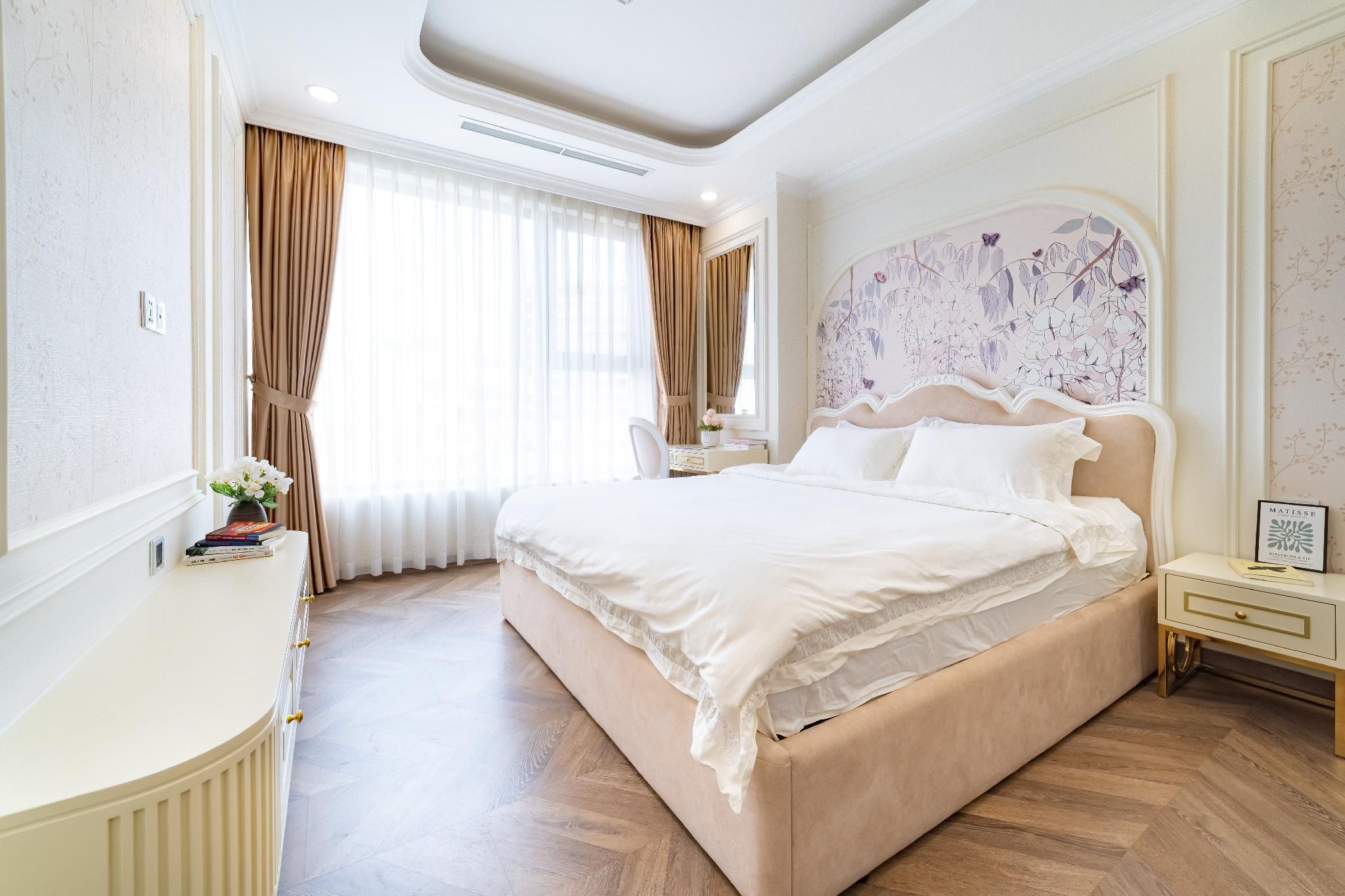 Deluxe 2-Bedroom Apartment
