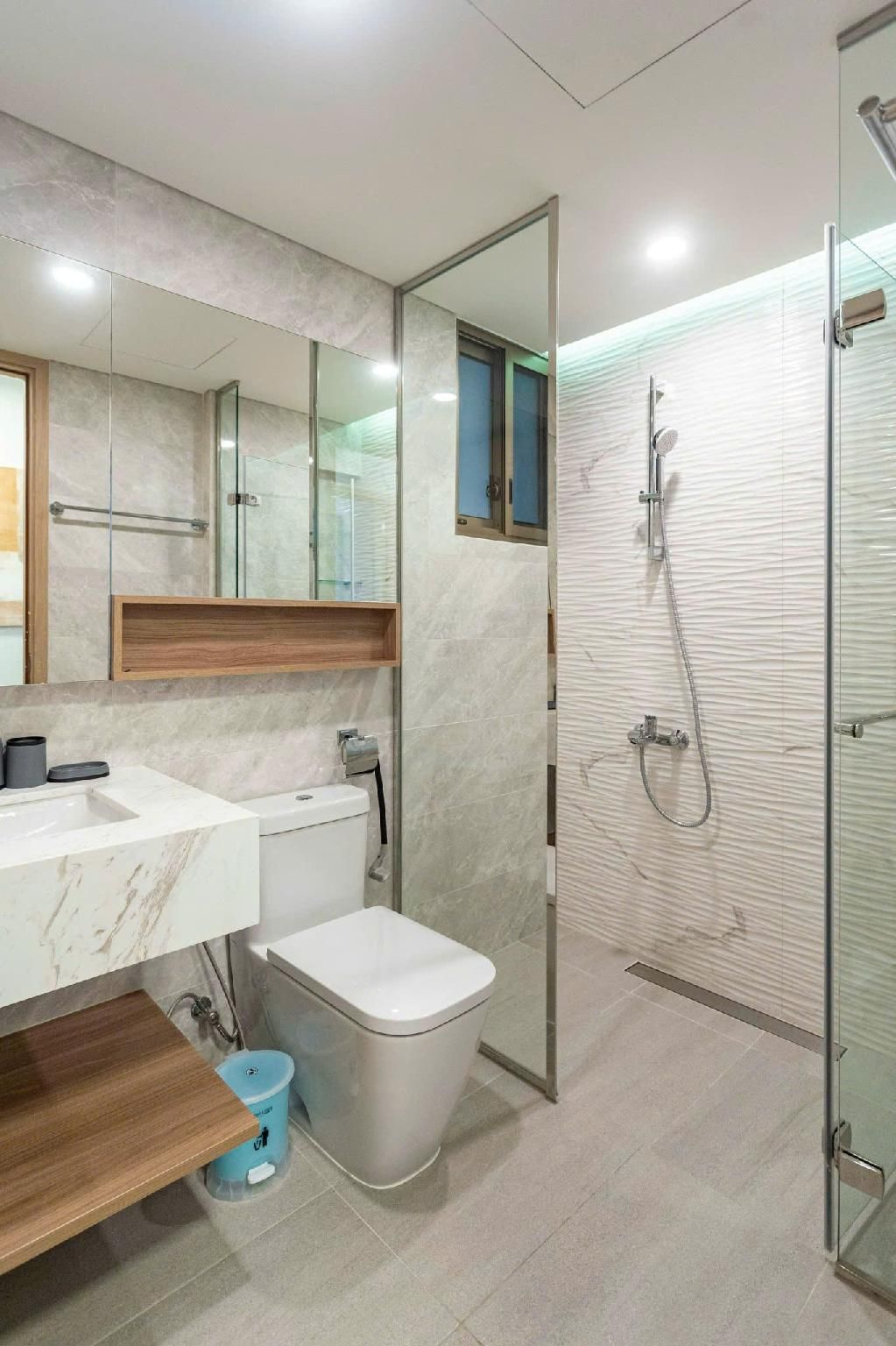 2 Bedroom Apartment with Land View