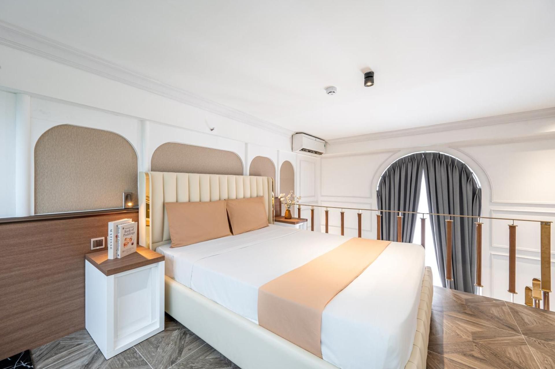 Apartment - Split Level