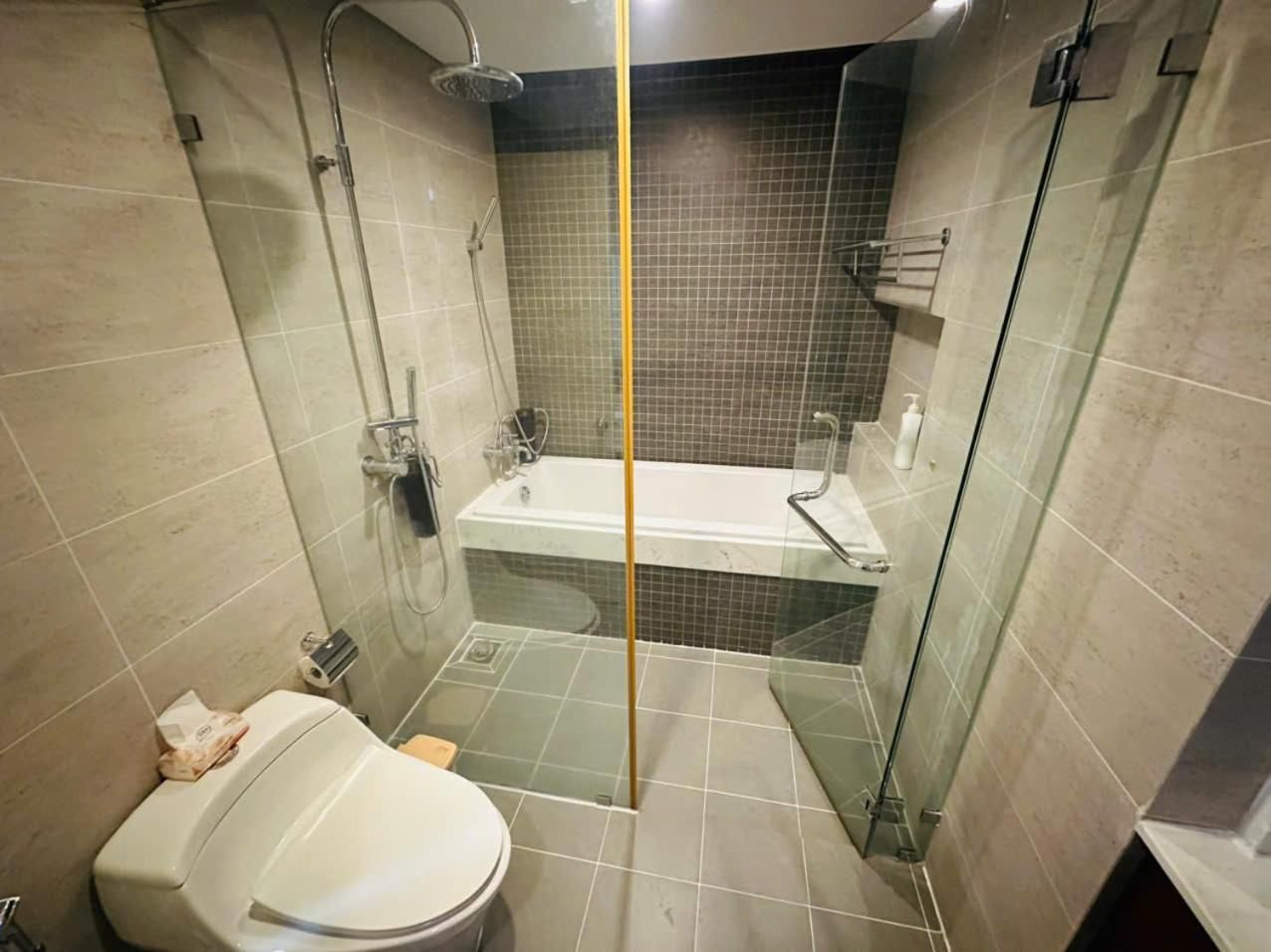 GREEN VALLEY SECC Three-Bedroom Premium Apartment with Balcony