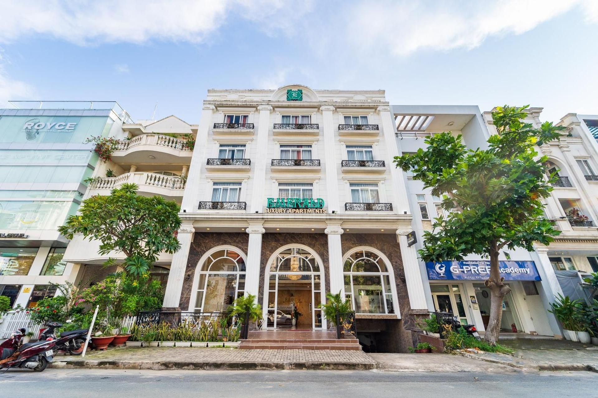 Dancentre Luxury Apartment Near SECC formerly Emerald Hotel & Apartment