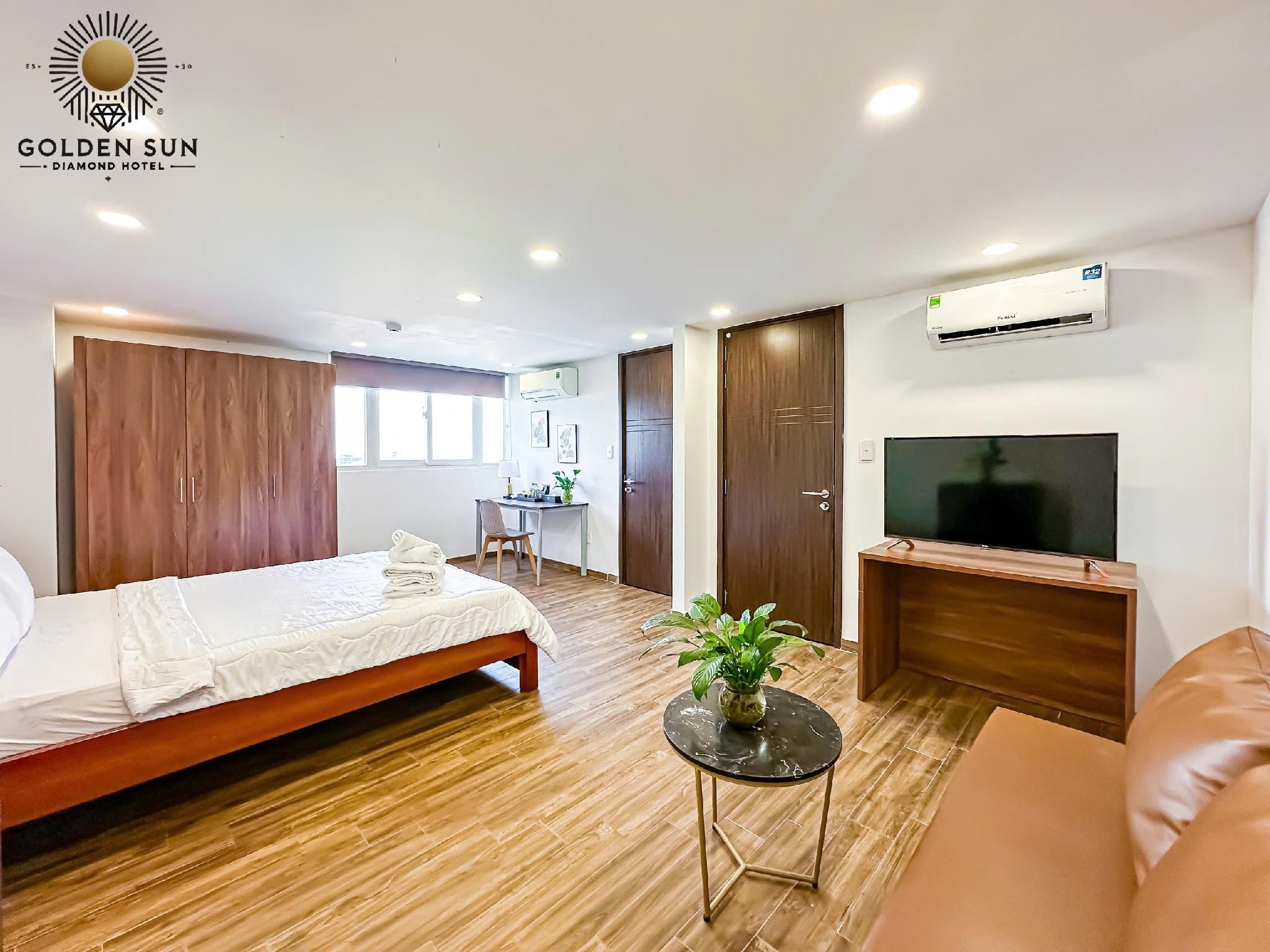 2-Bedroom Interconnecting Queen Unit
