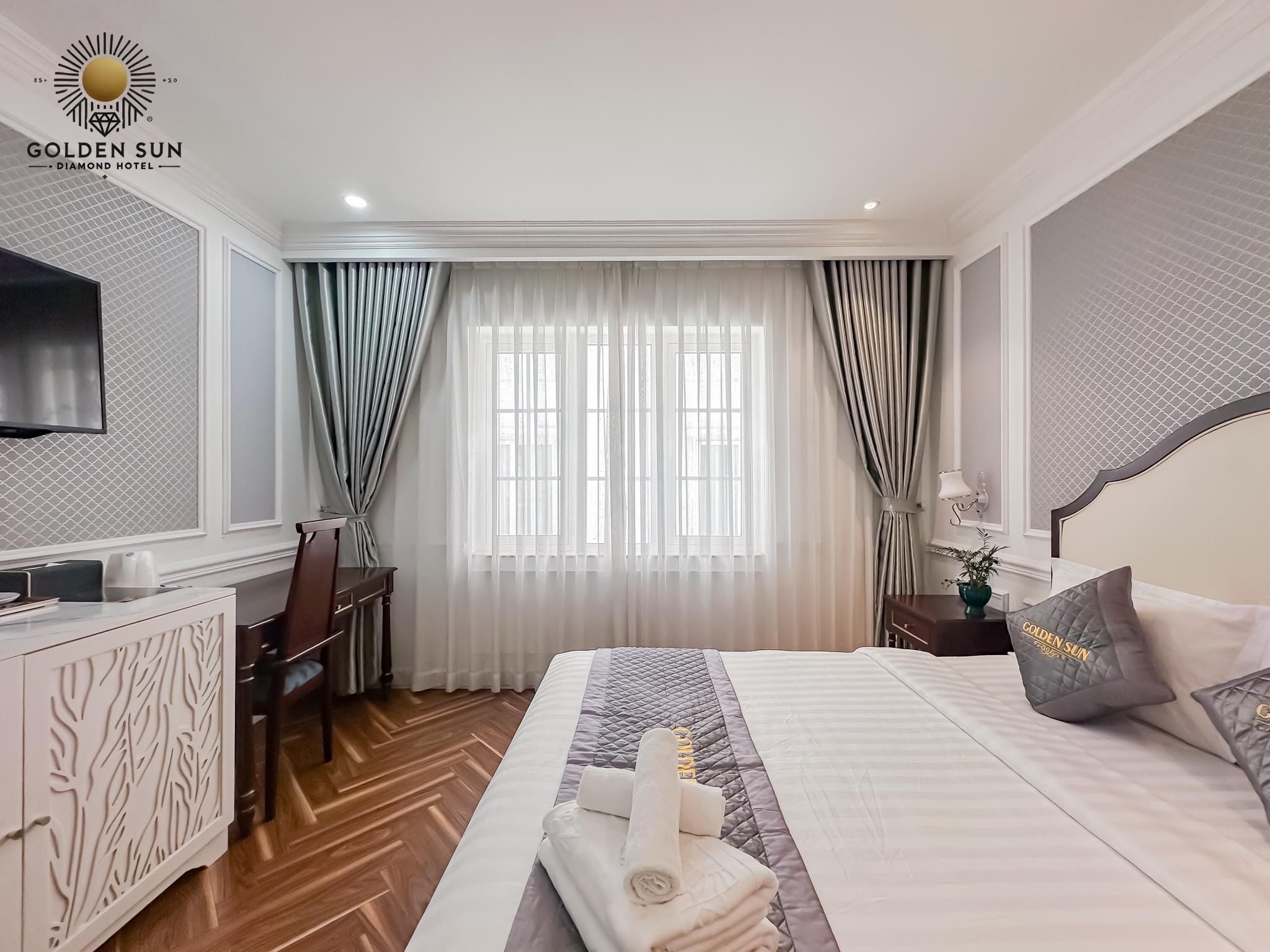 Deluxe Room with 1 King Bed