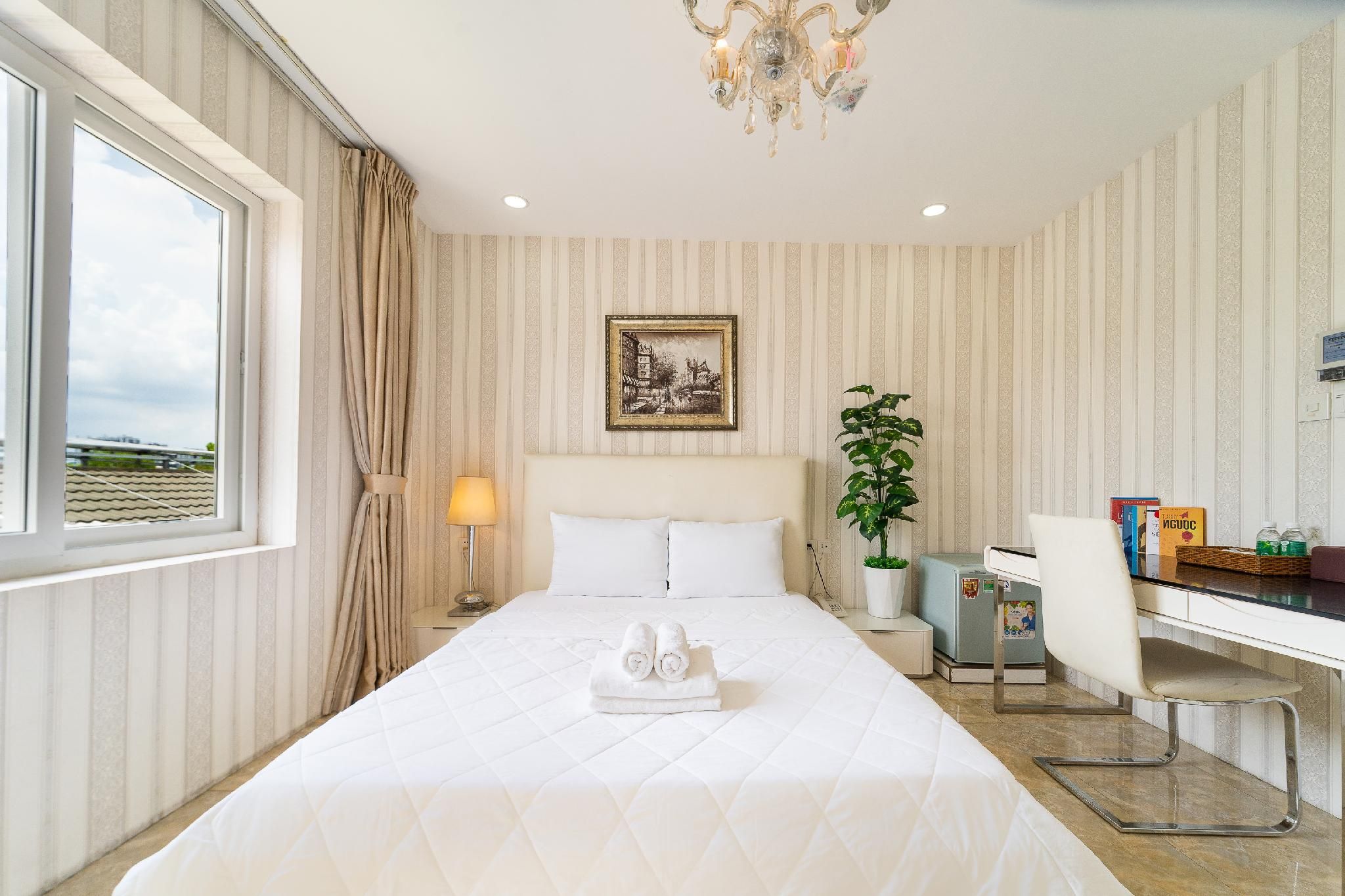 Deluxe Double Room with Bathtub